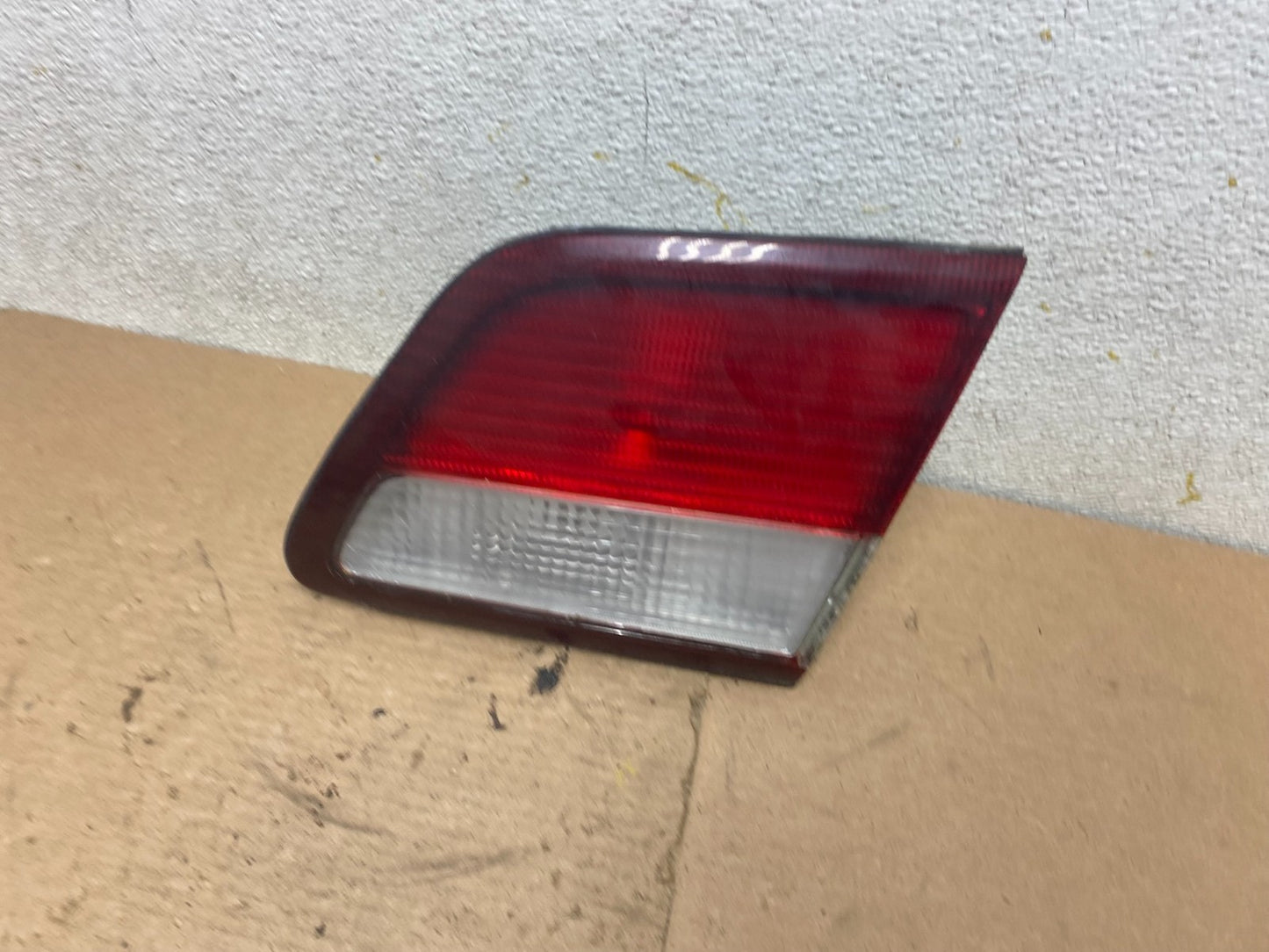 1997 1998 1999 Nissan Maxima Right Passenger RH Inner Tail Light Oem P5143 DW1