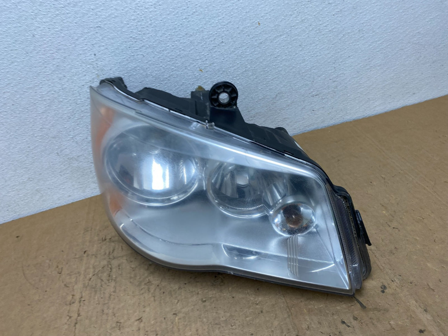 2011 to 2016 Chrysler Town and Country Right Passenger Headlight AD0655 DW1