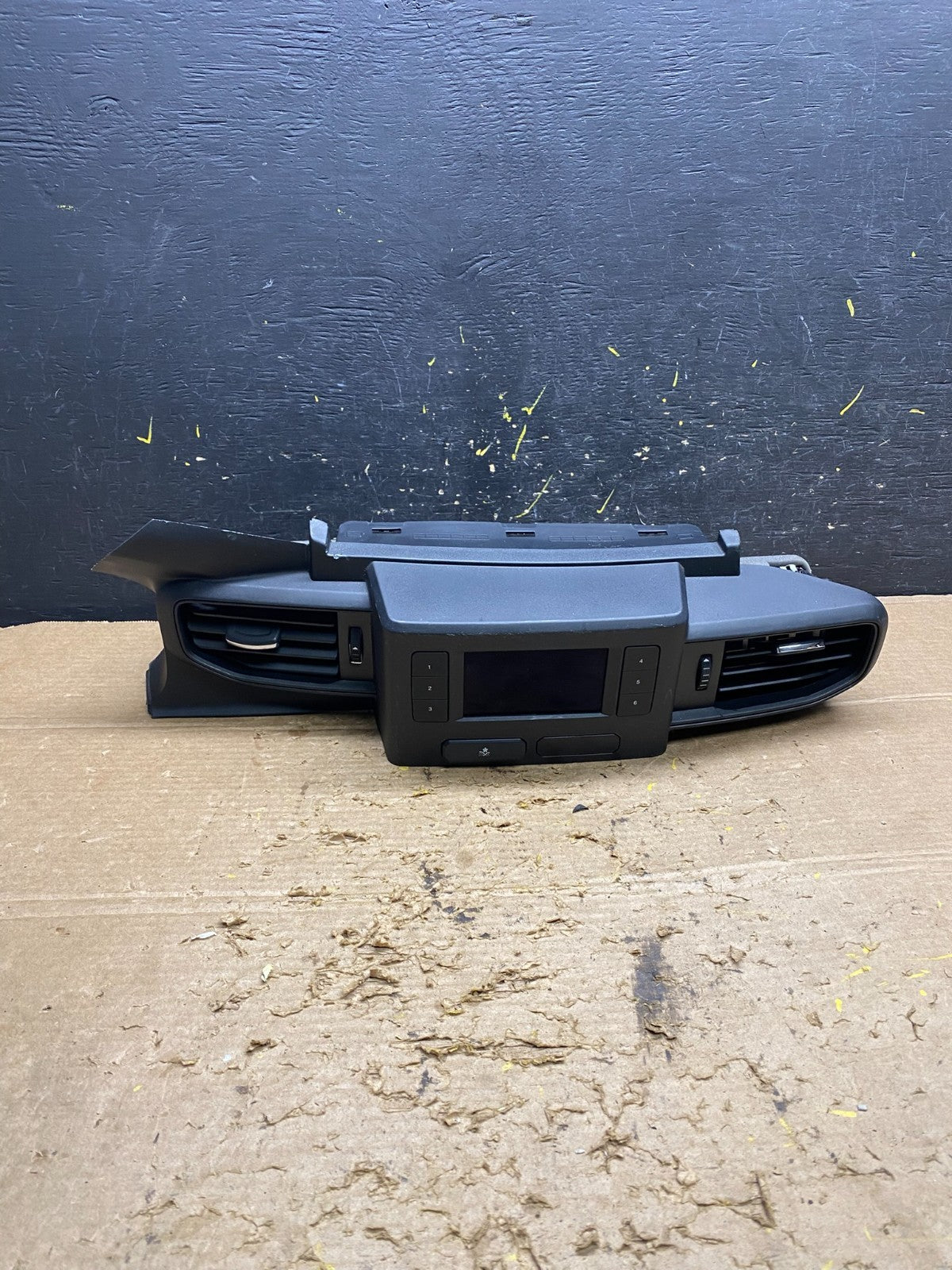 2020 to 2023 Ford  Explorer Console Radio Display Screen Air Vents Oem X1492 DG0