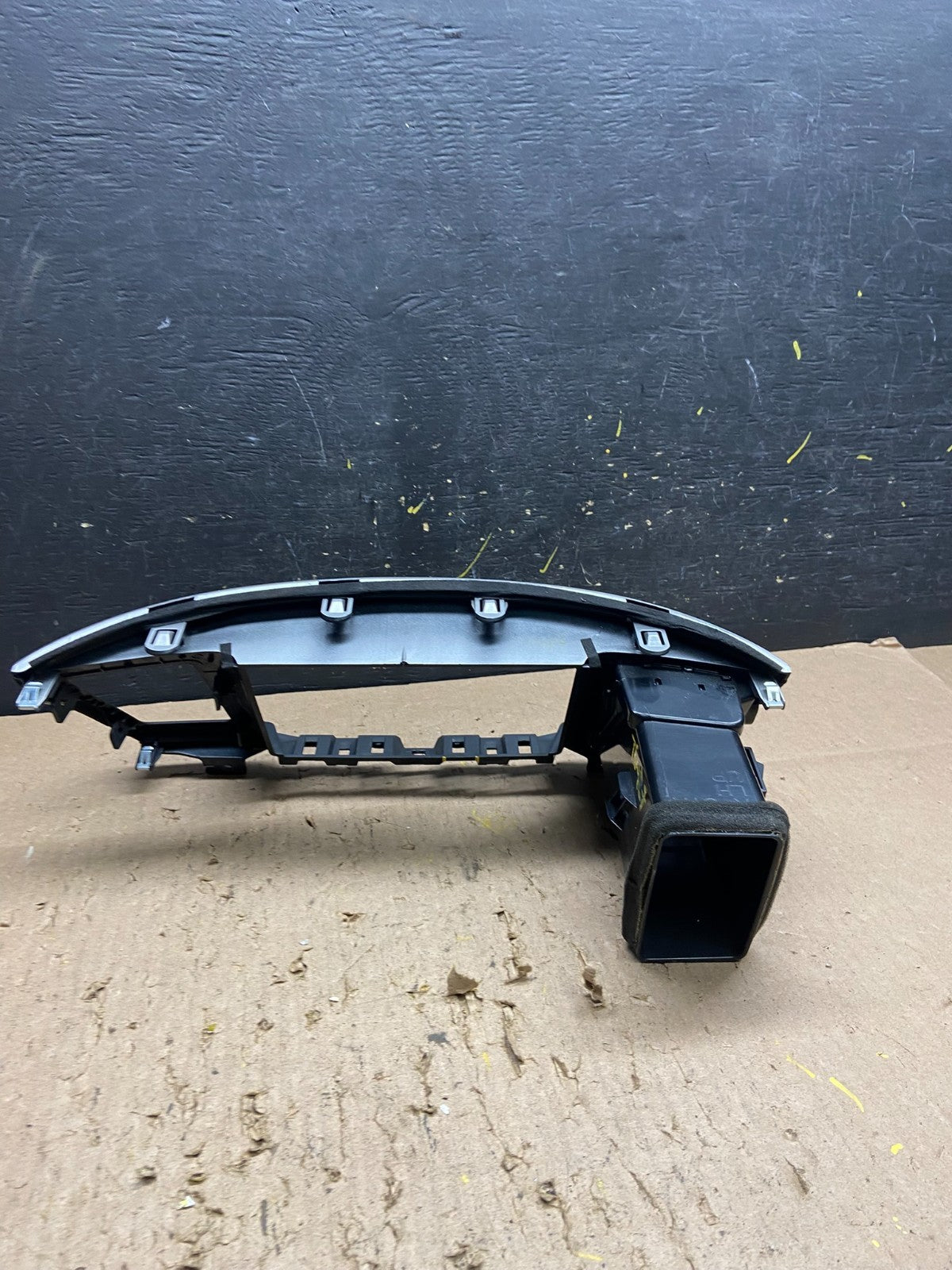 2013 to 2020 Nissan Pathfinder Center Dash Radio Trim Bezel  Surround T6427 DG3