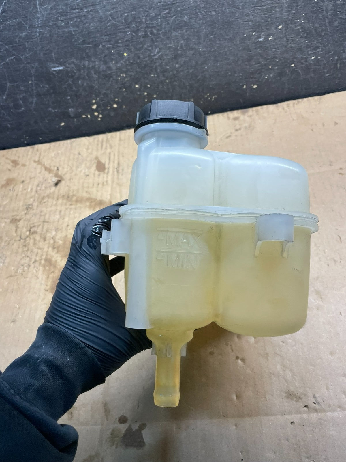 2020-2023 Ford Explorer Radiator Coolant Recovery Bootle Tank  W7082  DG3