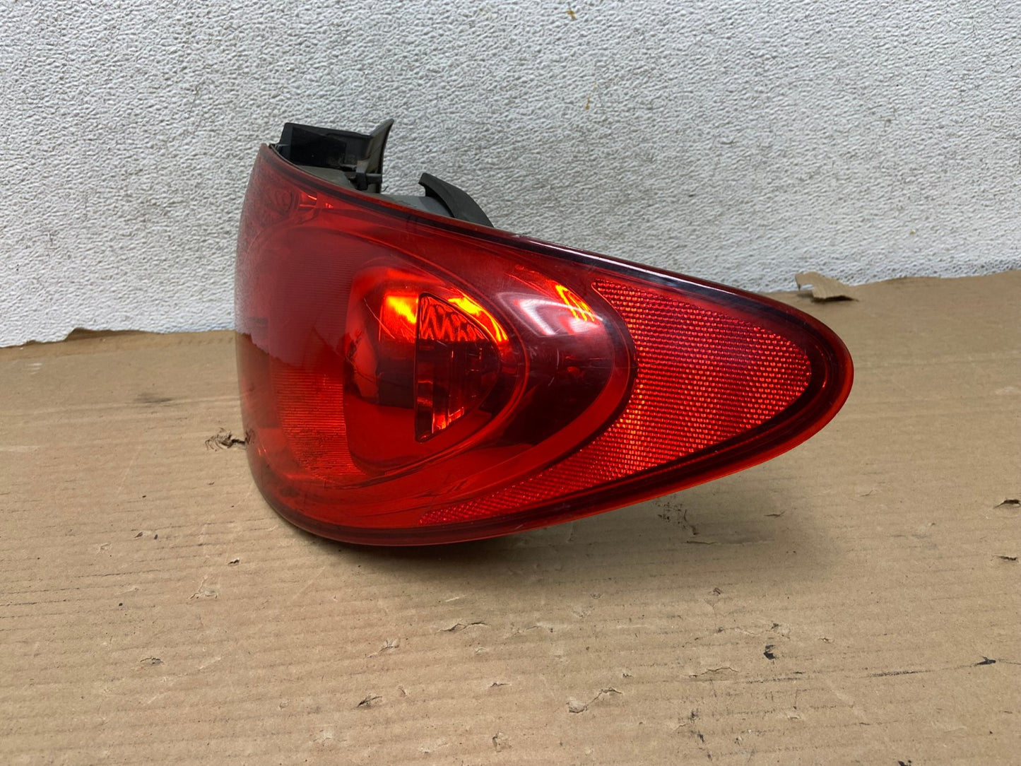 2007 to 2010 Hyundai Elantra Sedan Right Passenger Side Tail Light AG8139 LK2
