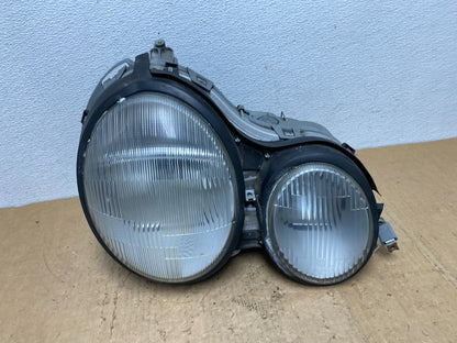 1996-1999 Mercedes E E320 E430 Right Passenger RH Side Headlight AD0629 DW0