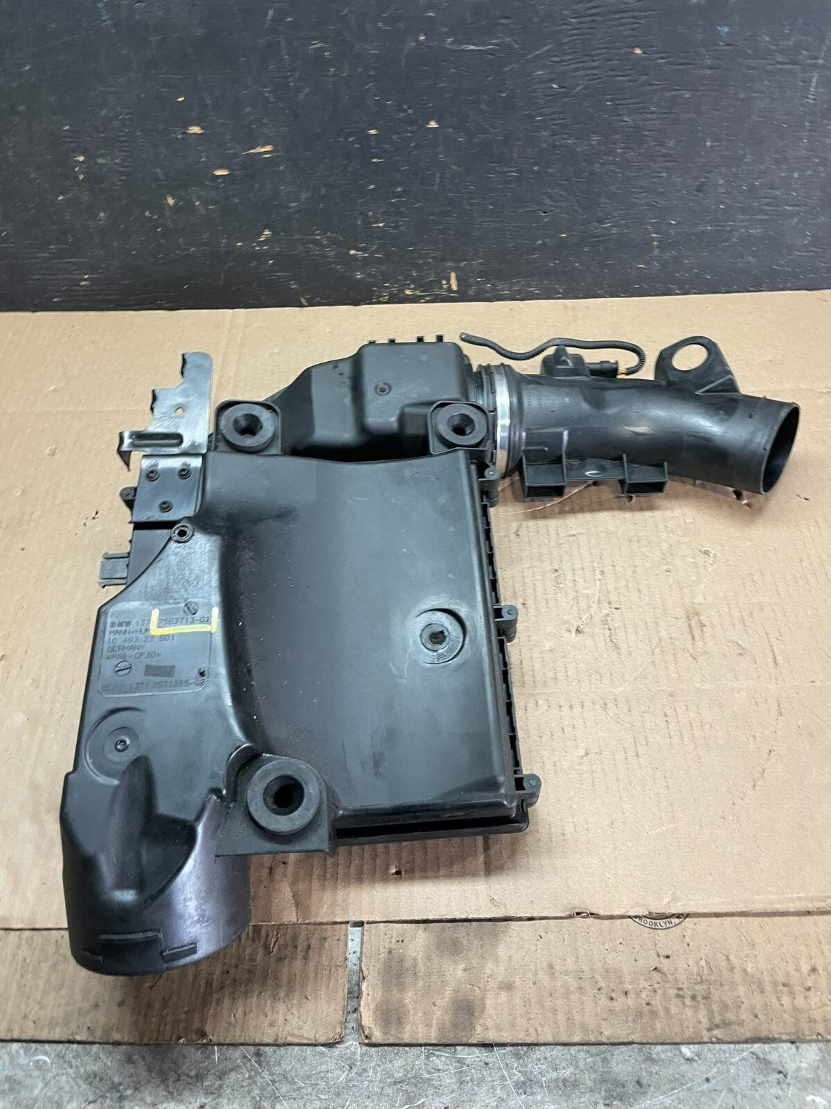 2007 to 2010 BMW X5 Air Intake Cleaner Filter Housing Box OEM M9028 DG7