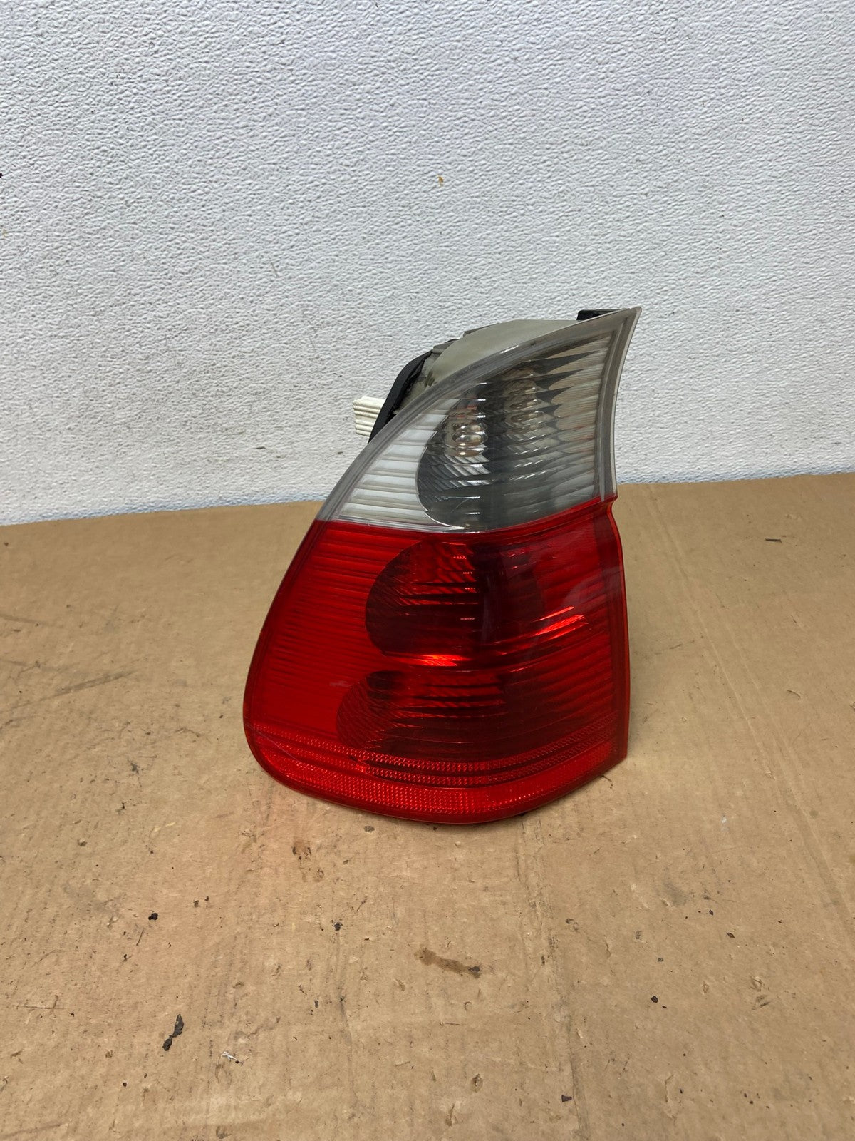 2004 2005 2006 BMW E53 X5 Left Driver Lh Side Tail Light AD1191 LK0