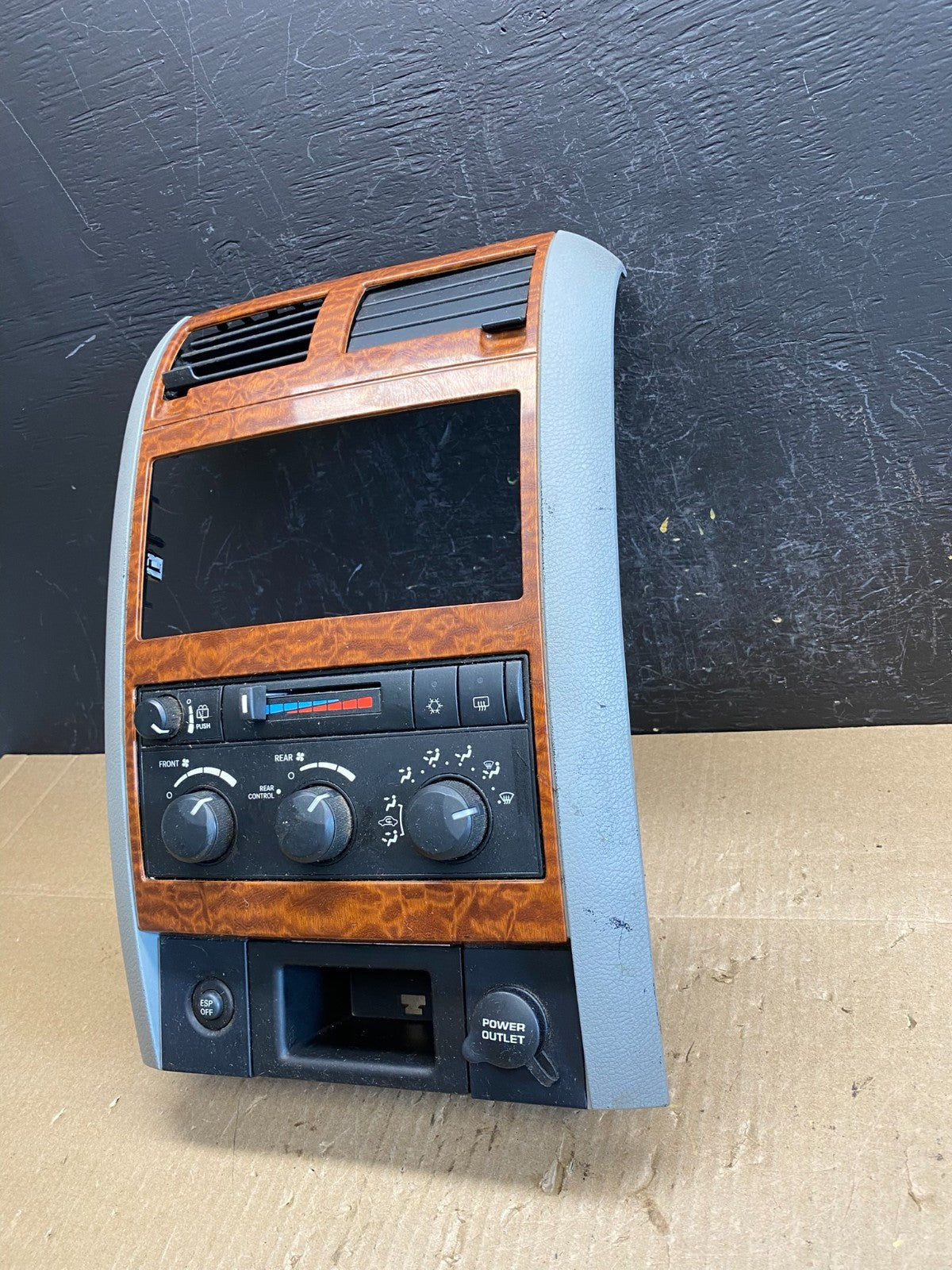 2005-2009 Dodge Durango Heat AC Climate Temperature Control Radio Bezel AC6537DG1