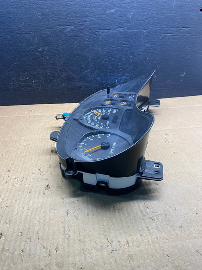 2003 to 2006 Chevrolet Silverado Yukon Cluster Gauge Speedometer AD1640 DG1