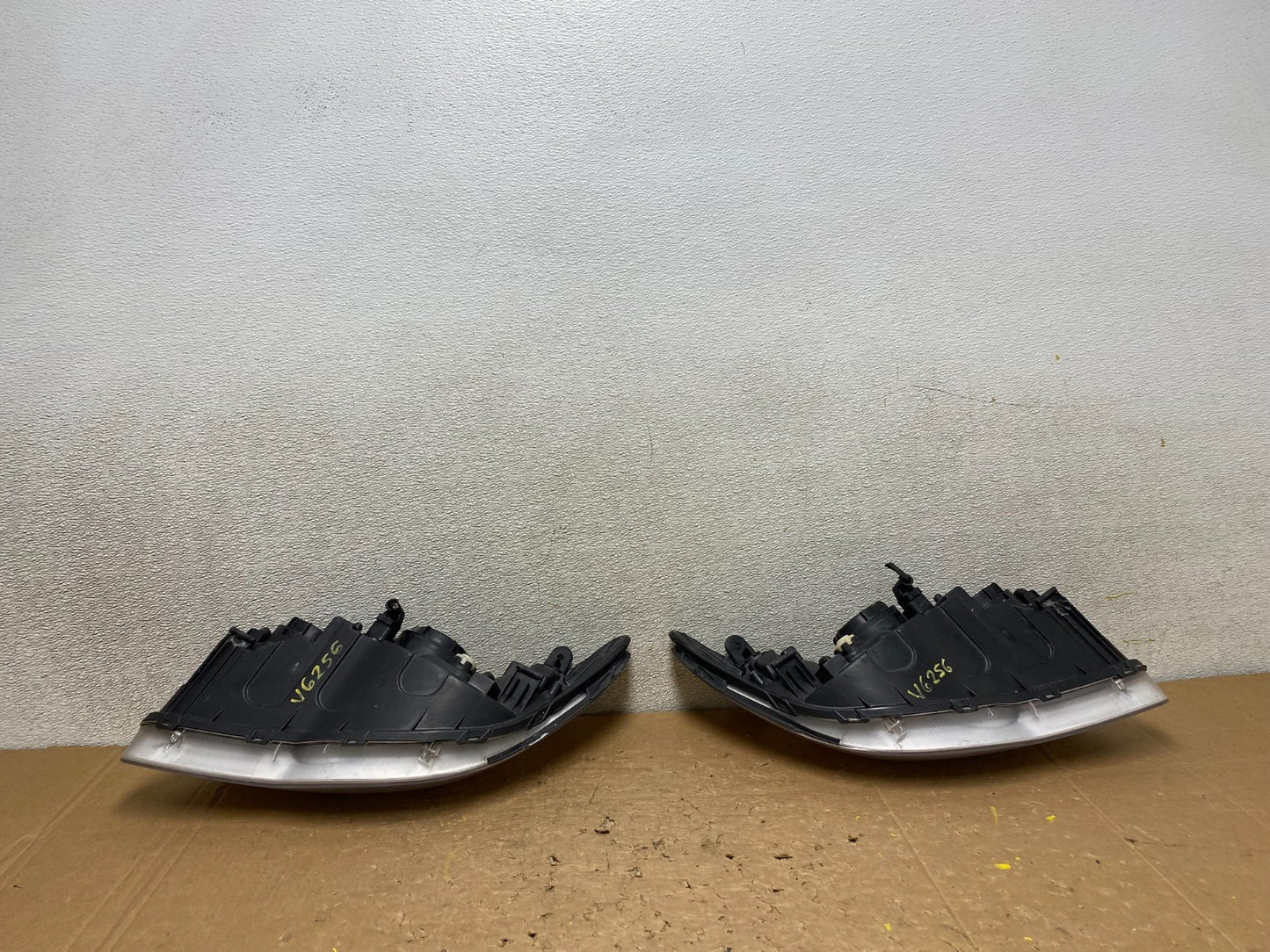 2007 2008 2009 2010 Hyundai Elantra Left+Right Side Headlights V6256 DW12