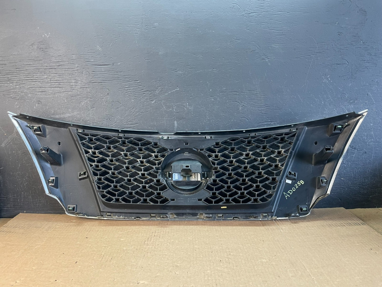 2013 to 2016 Pathfinder Front Upper Chrome Grill Grille AD0258 DG3