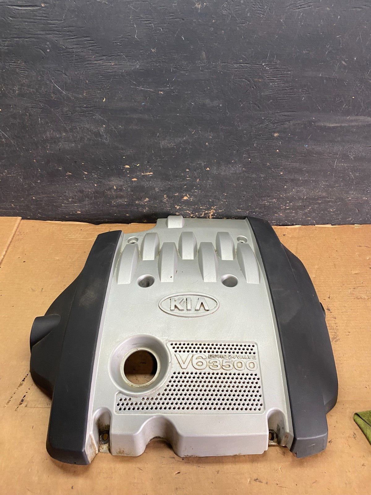 2002 to 2005 Kia Sedona V6 3.5L Engine Motor Cover Oem S0457 DG0