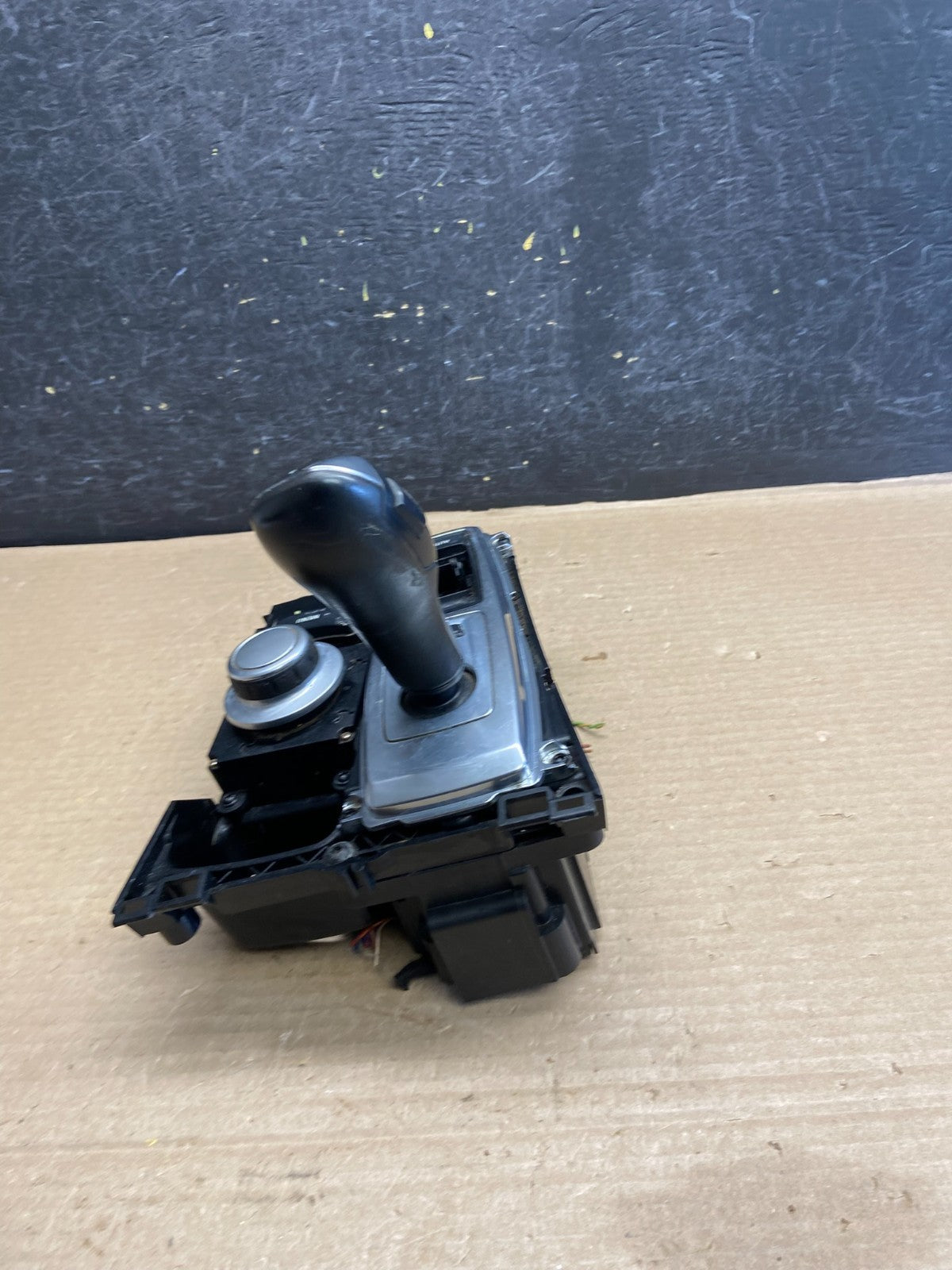 2007 to 2013 BMW X5 E70 Shift Shifter Selector Gear W/ Bezel AH1546 PS3