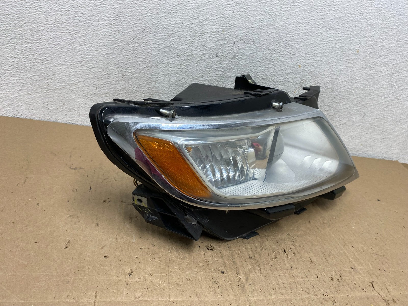 Xenon 2011 to 2015 Lincoln MKX Headlight Right Passenger RH Side AE6536 DW2