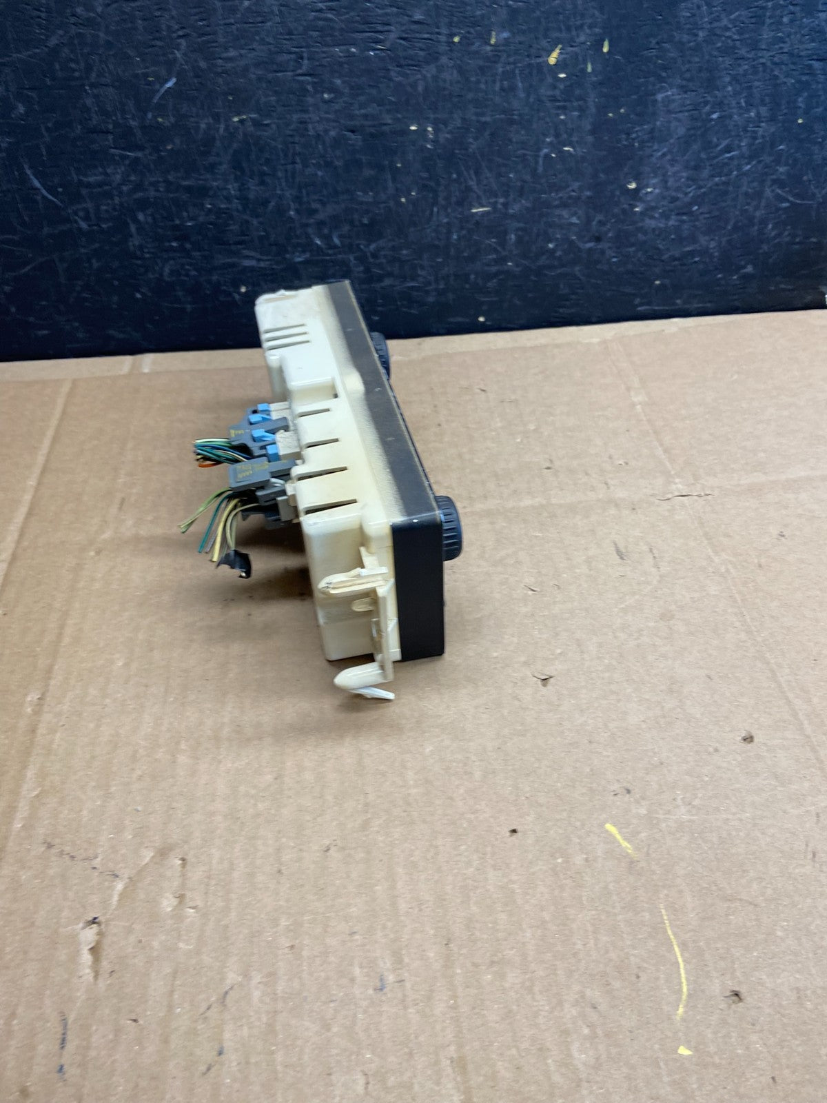 2003 to 2006 Chevrolet Silverado HVAC Heater Climate Control Module AD2126 DG1