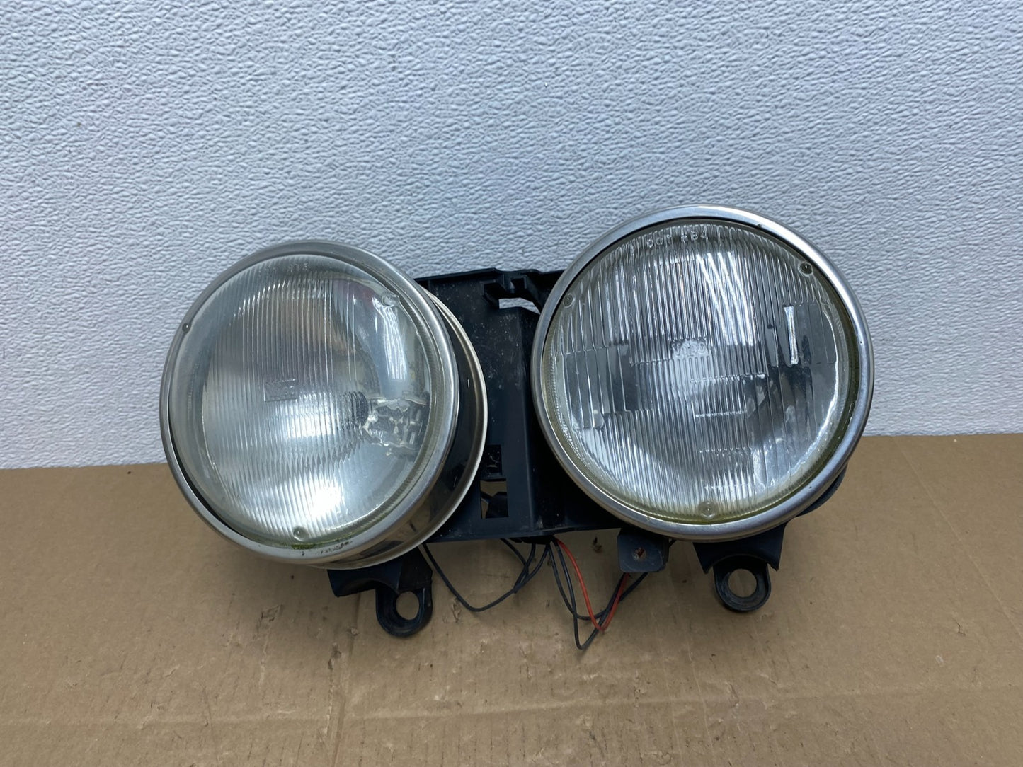 1995 to 1997 Jaguar XJ6 Left Driver LH Side Headlight OEM AB8149 DG0