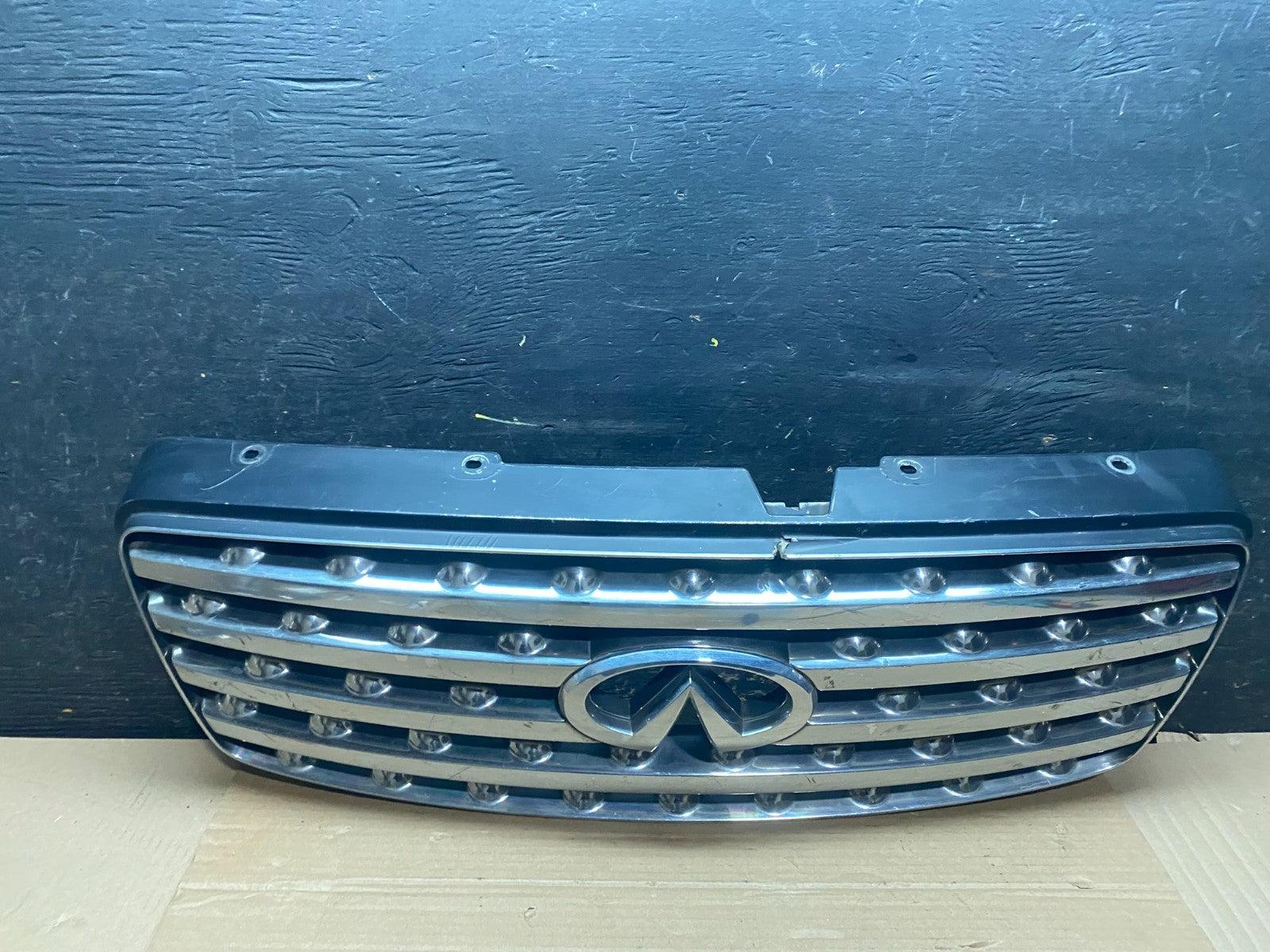 2003 2004 2005 Infiniti FX35 Grill Grille W/ Emblem Oem V2674 DG0