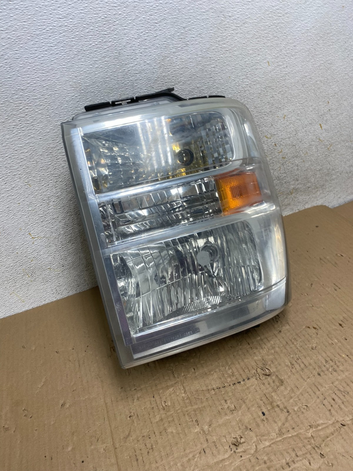 2008-2014 Ford Econoline E150 E250 E350 Left Driver LH Headlight AI1309 DW2
