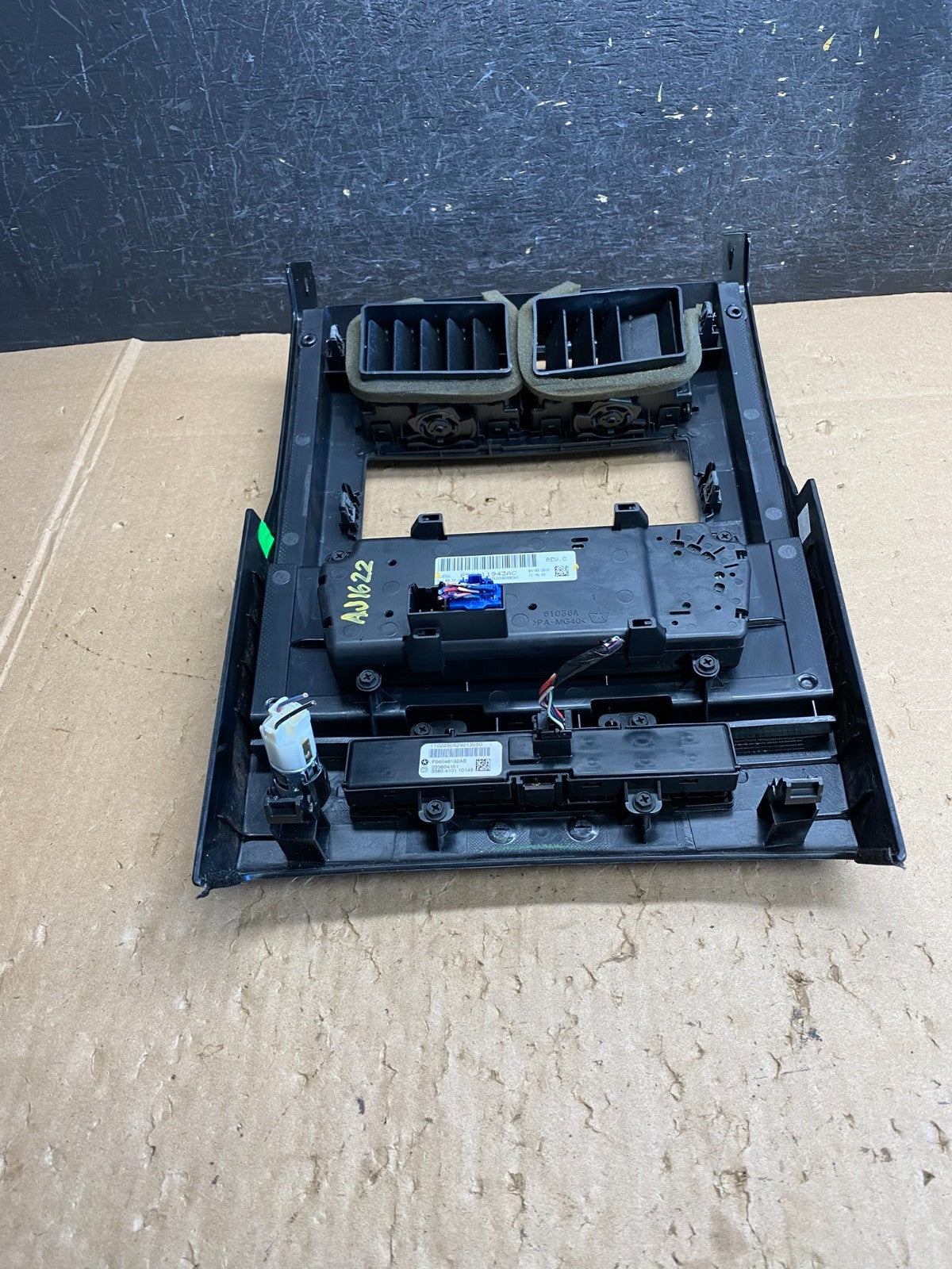 2008 to 2012 Jeep Liberty Dash Climate Temperature Control Radio Bezel AJ1622 DG3