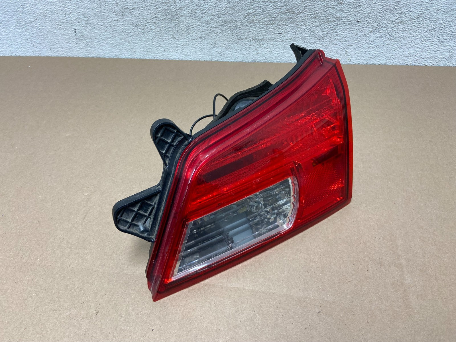 2010 - 2014 Subaru Outback Right Passenger RH Inner Tail Light AG5699 DW2