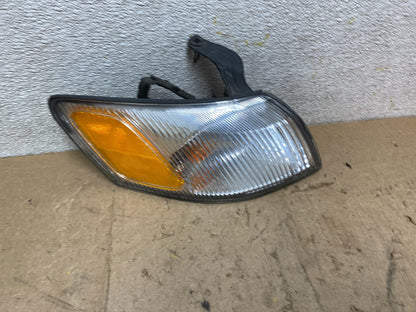 1997 1998 1999 Toyota Camry Right Passenger RH Turn Signal X2360 DW0