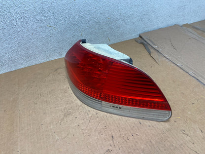 2002 to 2005 BMW 7-Series 745i 760i Right Passenger RH Side Tail Light Oem R48022