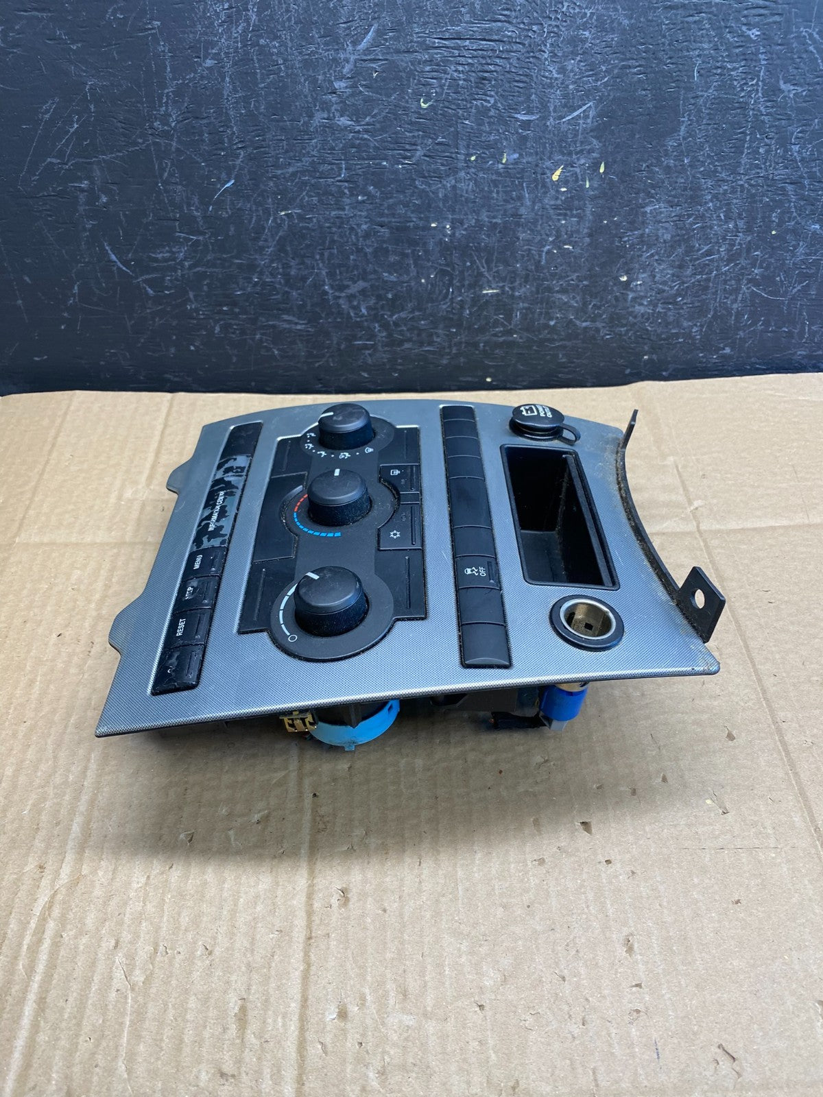 2005 2006 2007 Jeep Commander Grand Cherokee A/C Climate Control Bezel AC9387 DG1