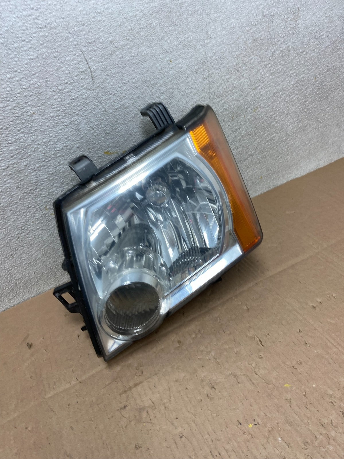 2005 - 2015 Nissan Xterra Driver Left LH Side Headlight AD2665 DW2