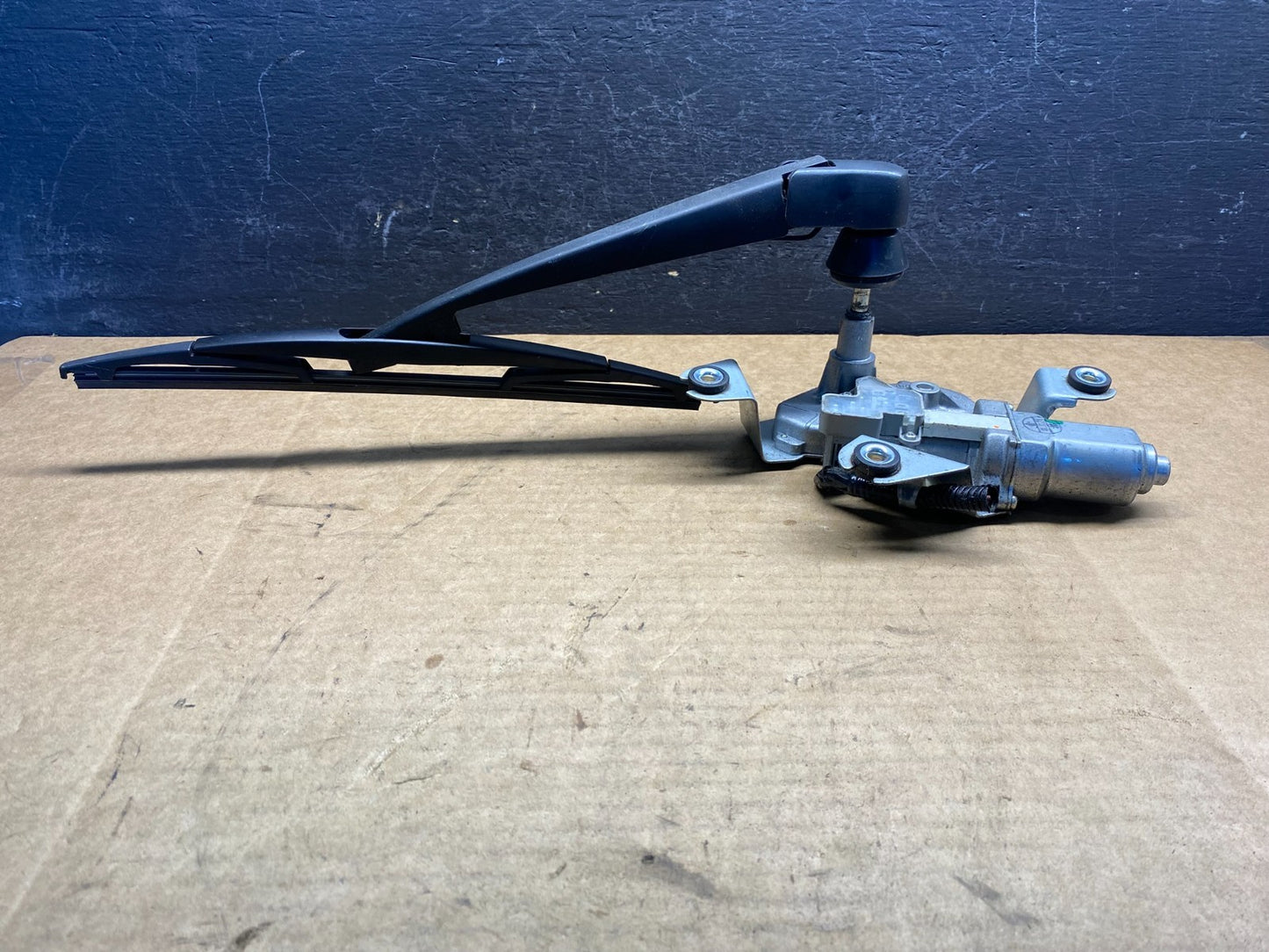 2009 to 2014 Nissan Cube Rear Wiper Motor AD75561