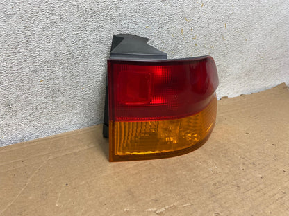 2002 2003 2004 Honda Odyssey Right Passenger Side Tail Light AH8334 LK1