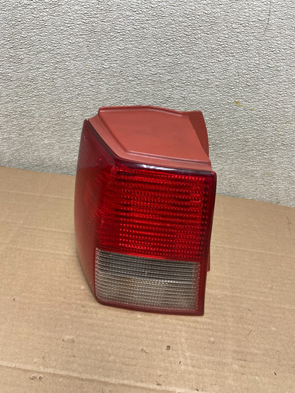 2004-2005 Mitsubishi Endeavor Left Driver LH Tail Light Oem AA8667 LK0