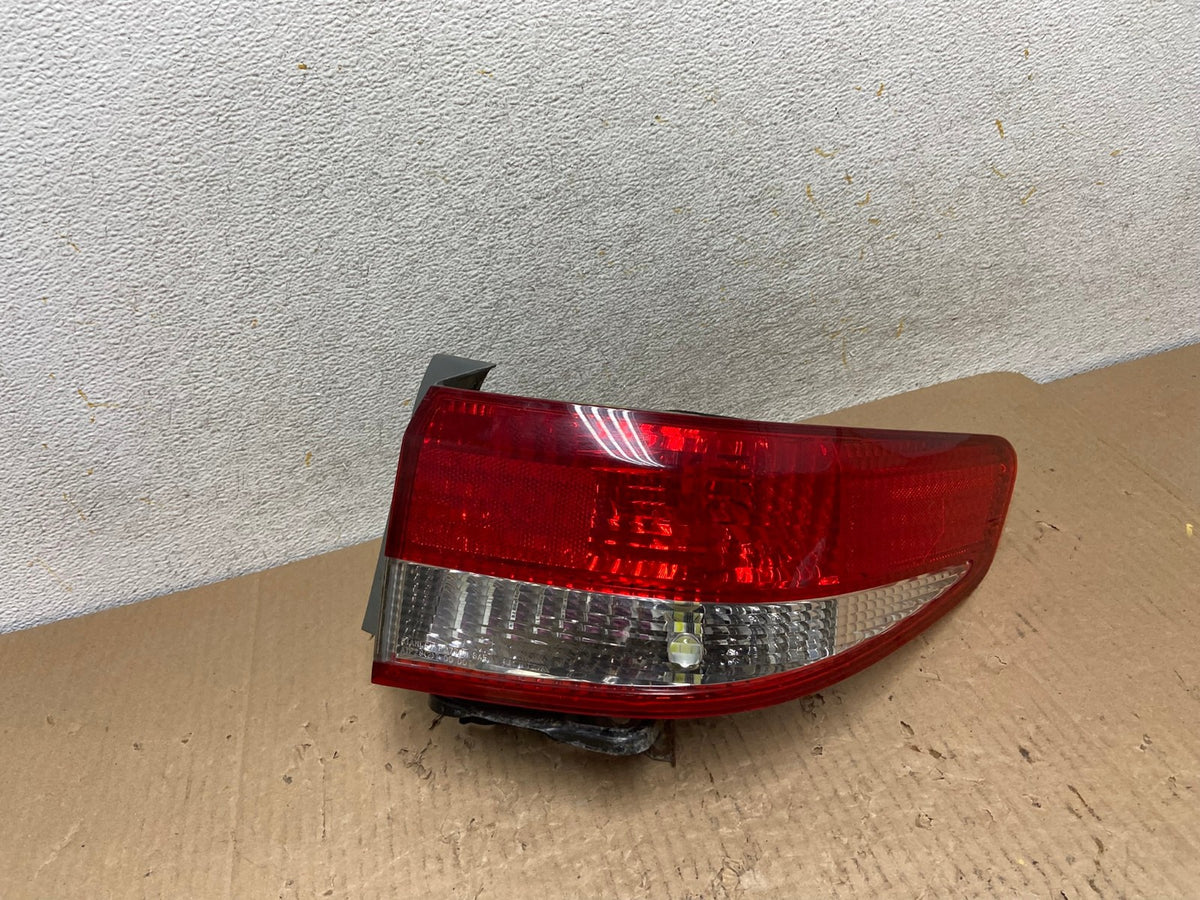 2003 to 2004 Honda Accord Sedan Right Passenger Rh Side Tail light AI1323 LK0