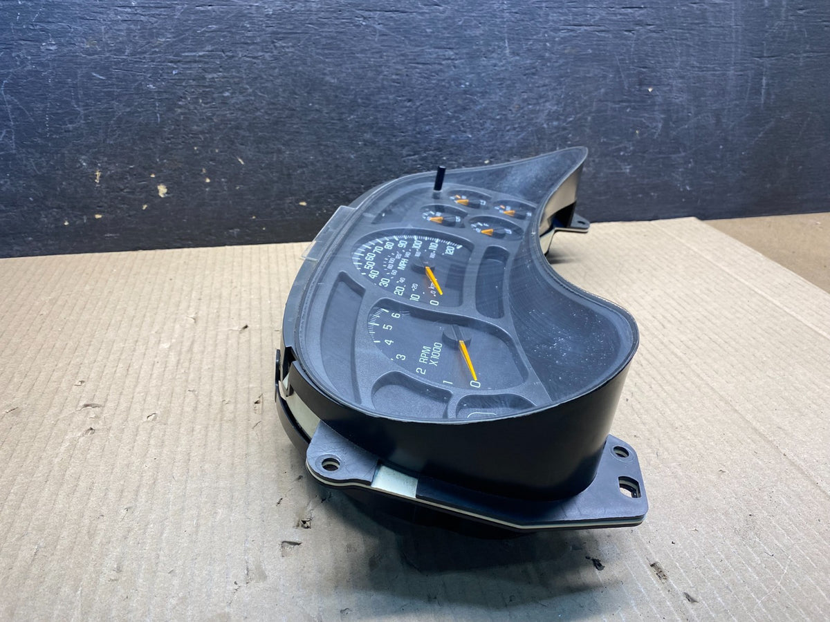 2003 to 2006 Chevrolet Silverado Speedometer Instrument Cluster ai4873 DG1
