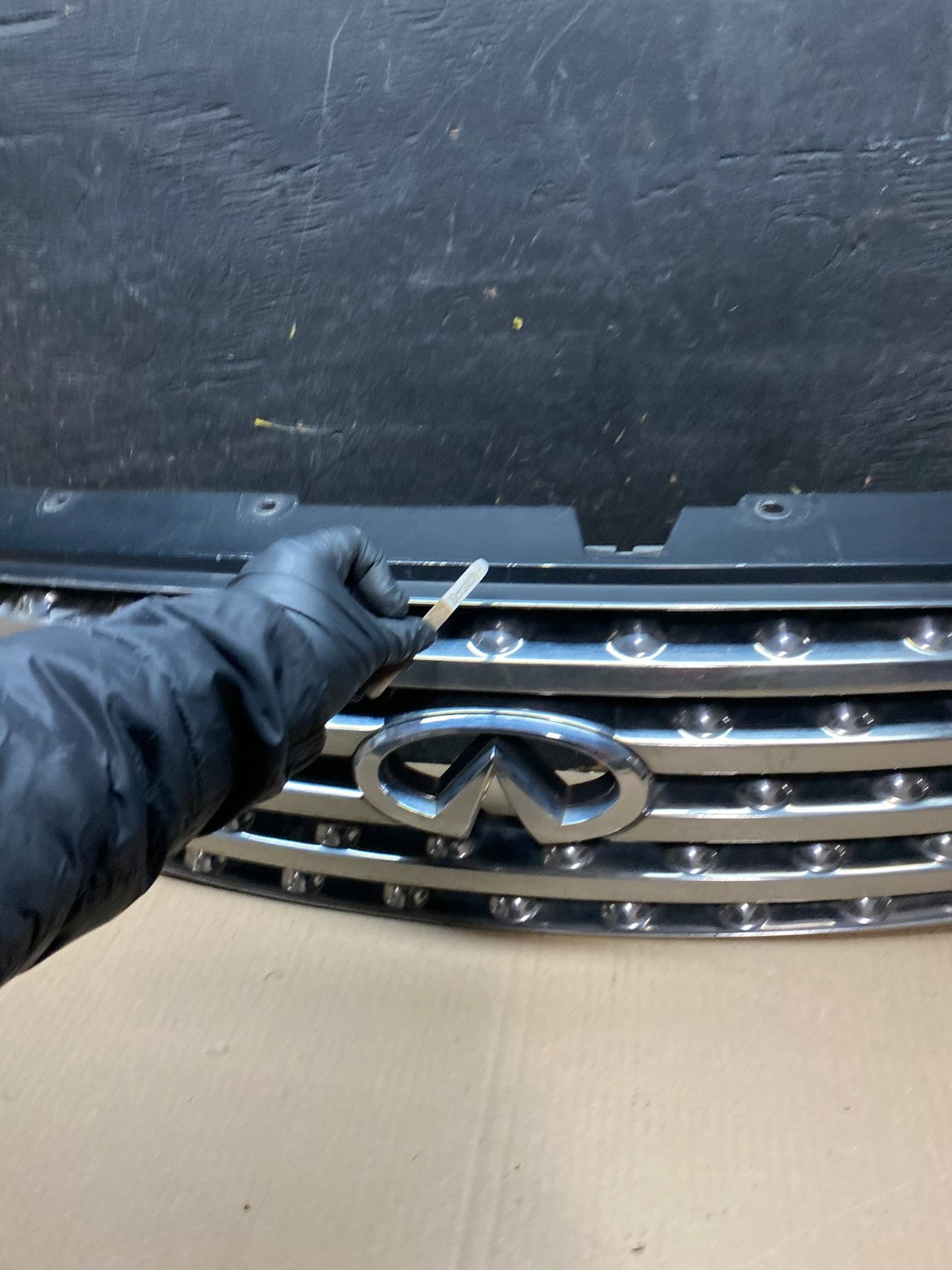 2003 2004 2005 Infiniti FX35 Grill Grille W/ Emblem Oem x3041 DG5