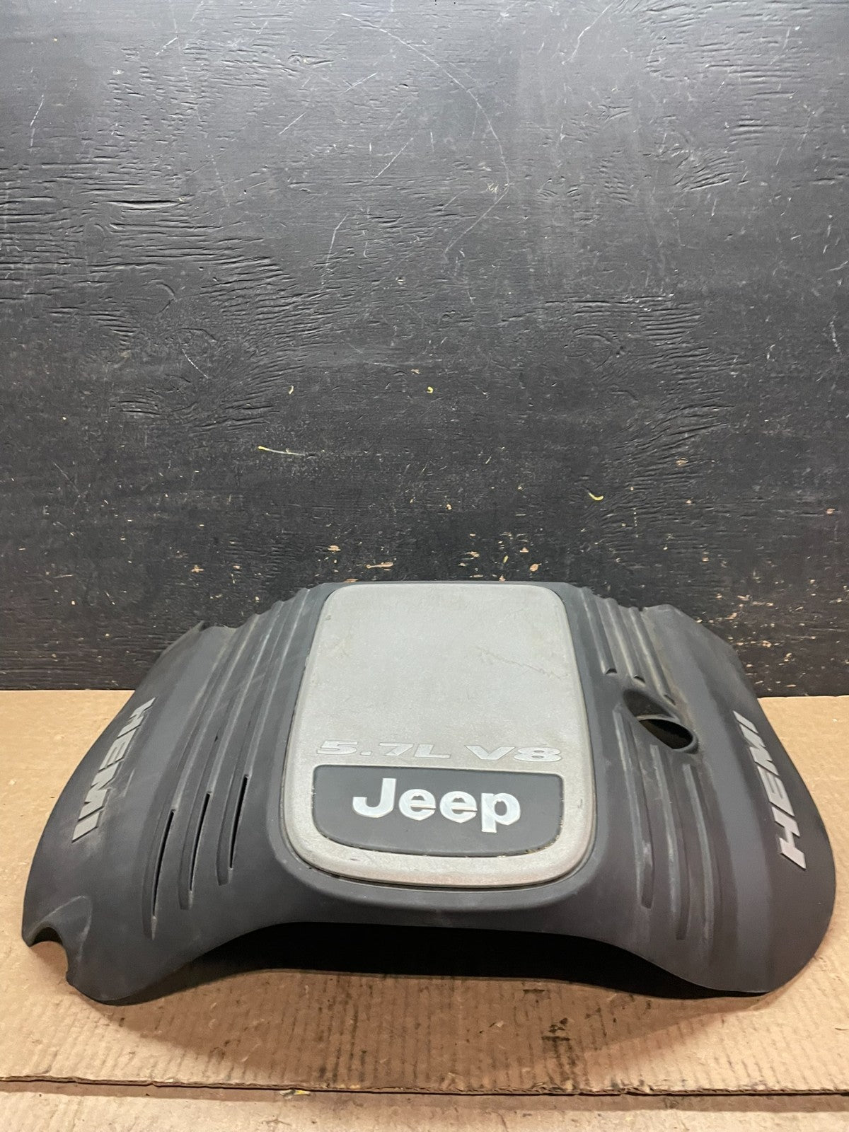 2005 to 2010 Jeep Grand Cherokee 5.7L Hemi Engine Cover Plastic Shield X9727 DG3
