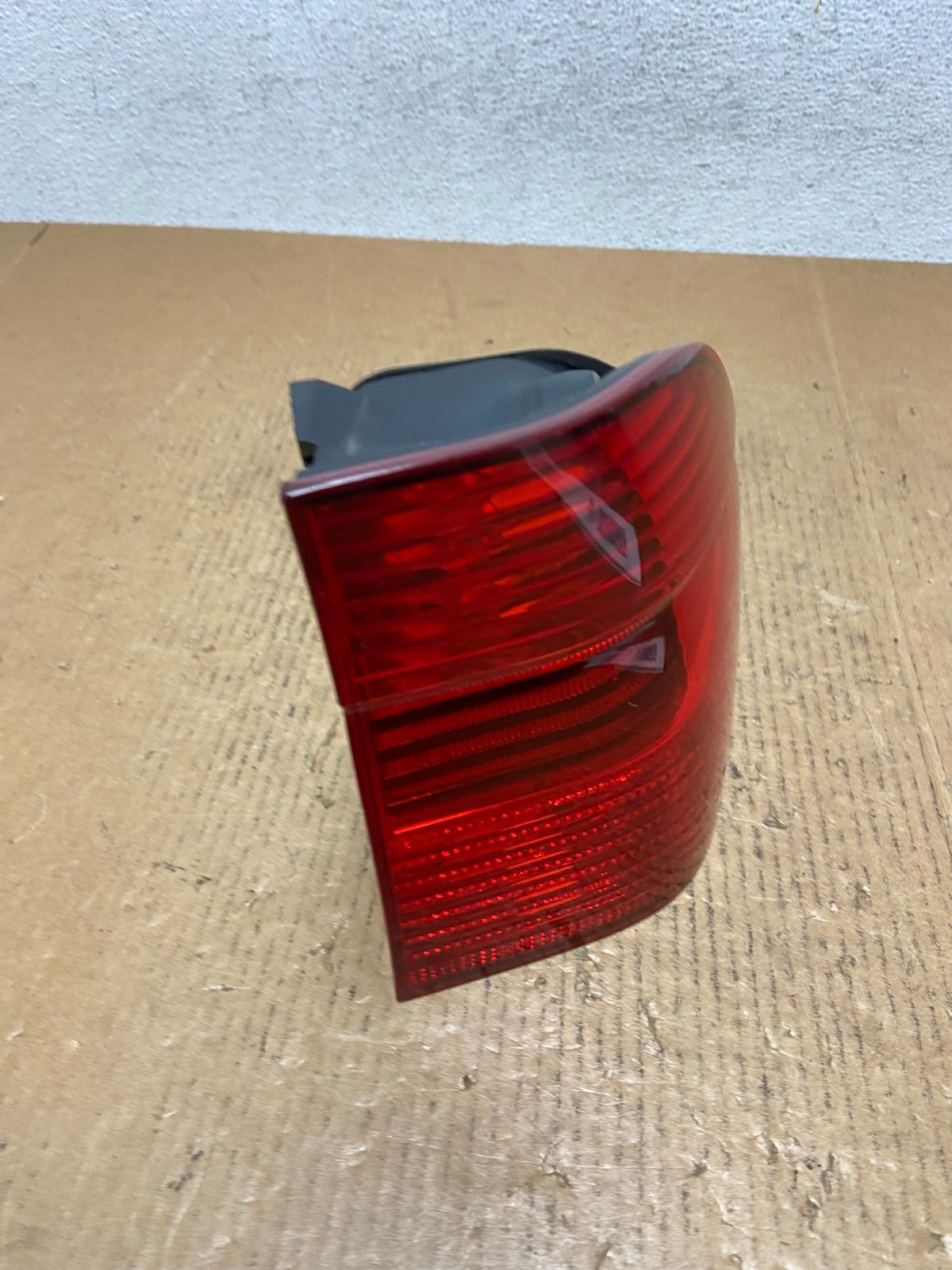 2001 2003 BMW 5 Series E39 Wagon Right Passenger RH Side Tail Light Oe AE1193 DG2