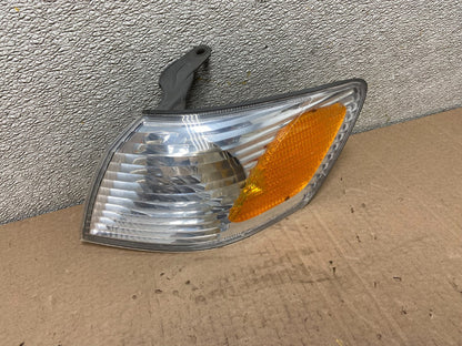 2000 - 2001 Toyota Camry Front Left Driver Lh Turn Signal AB2474 DW0