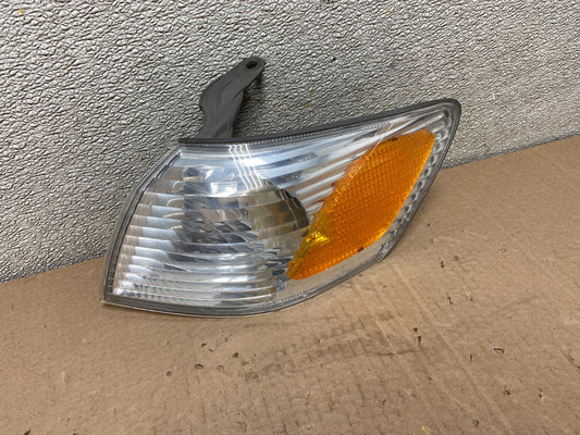 2000 - 2001 Toyota Camry Front Left Driver Lh Turn Signal AB2474 DW0