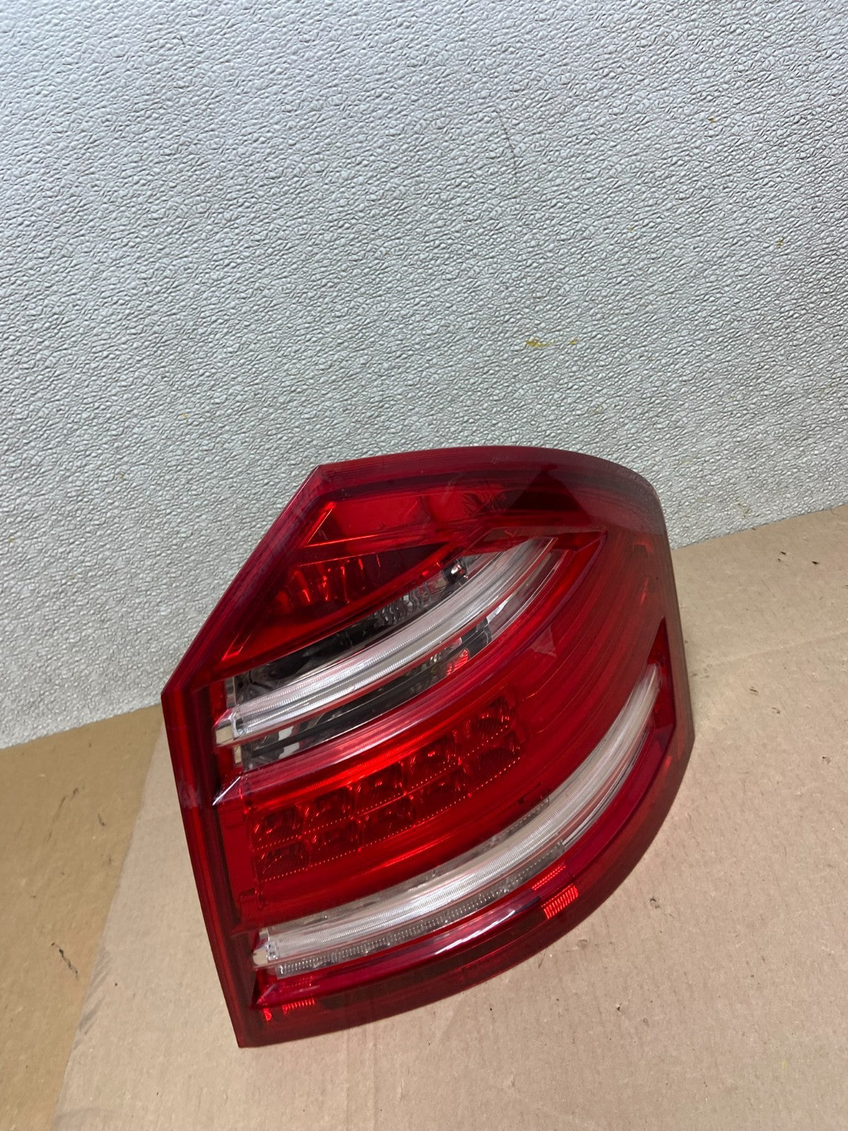 2010 2011 2012 Mercedes GL-Class GL450 Right LED Tail Light OEM AA0258 DW2