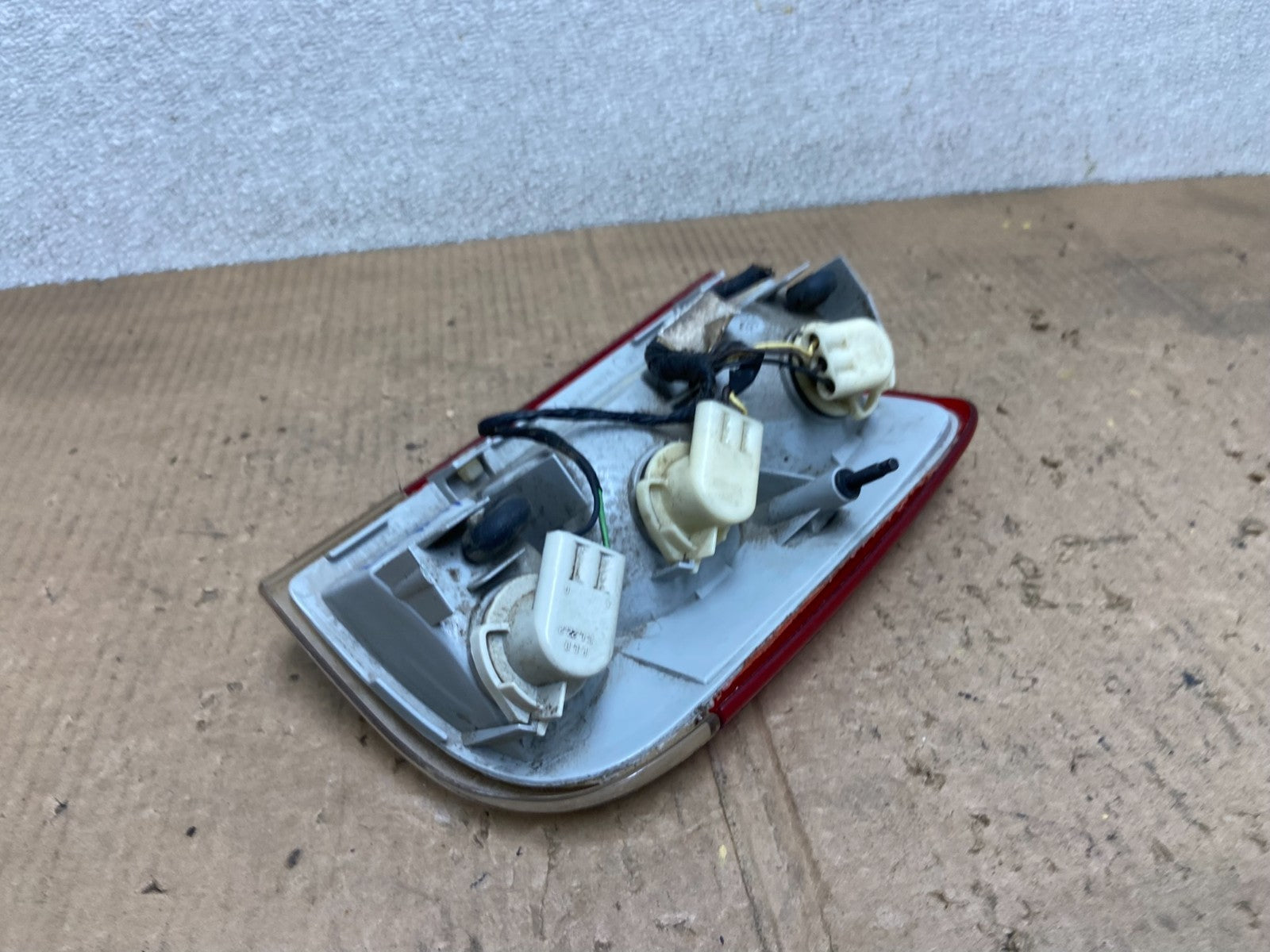1995 to 2005 Chevrolet GMC Blazer S10 Left Driver Side Tail Light OEM AA7195 DW4