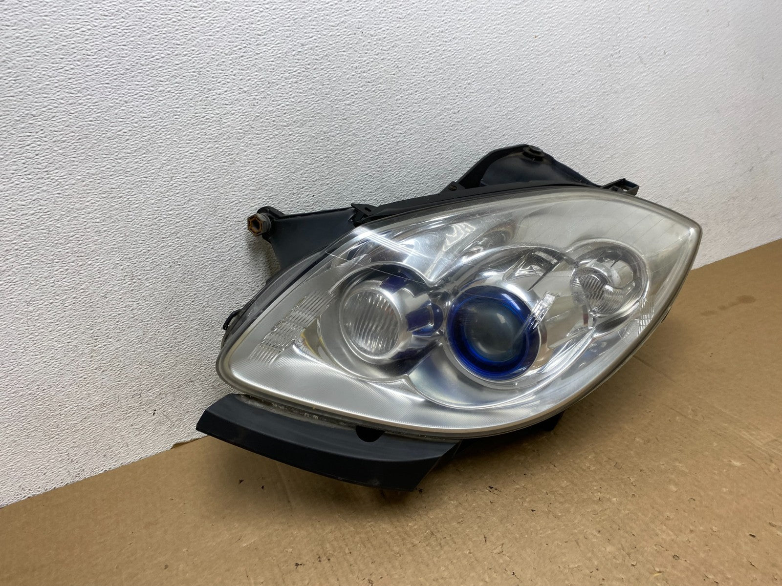 2008-2012 Buick Enclave Left Driver Headlight Xenon Hid One Ballast AF9820 DW2