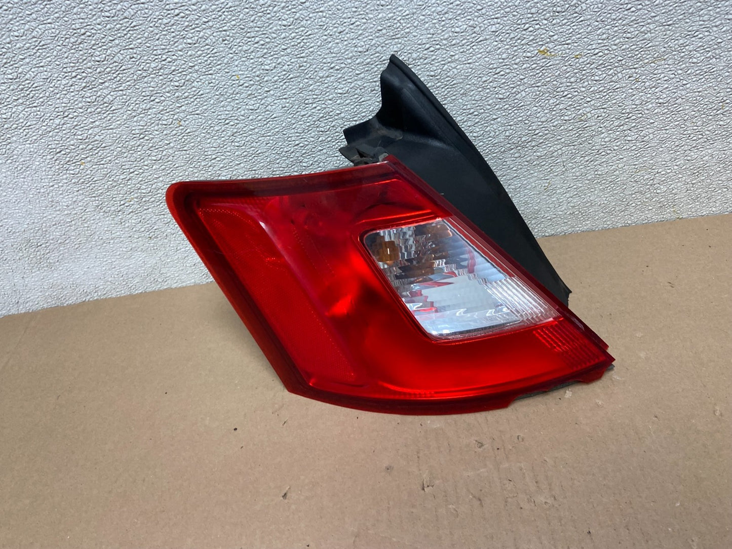 2010 to 2012 Ford Taurus Left Driver Lh Side Tail Light OEM AB5004 LK0