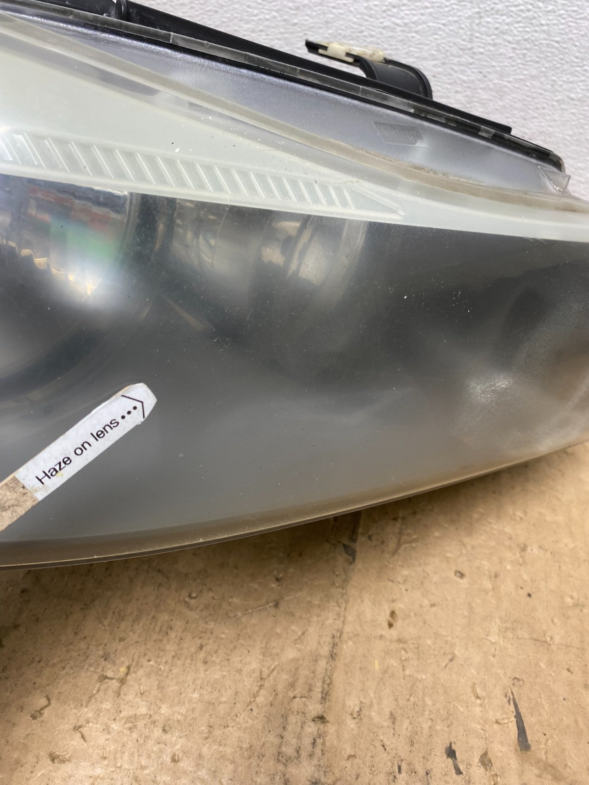 2009-2011 BMW 3 Series 328i 4/D Sedan Headlight Halogen Right Passenger AD05274