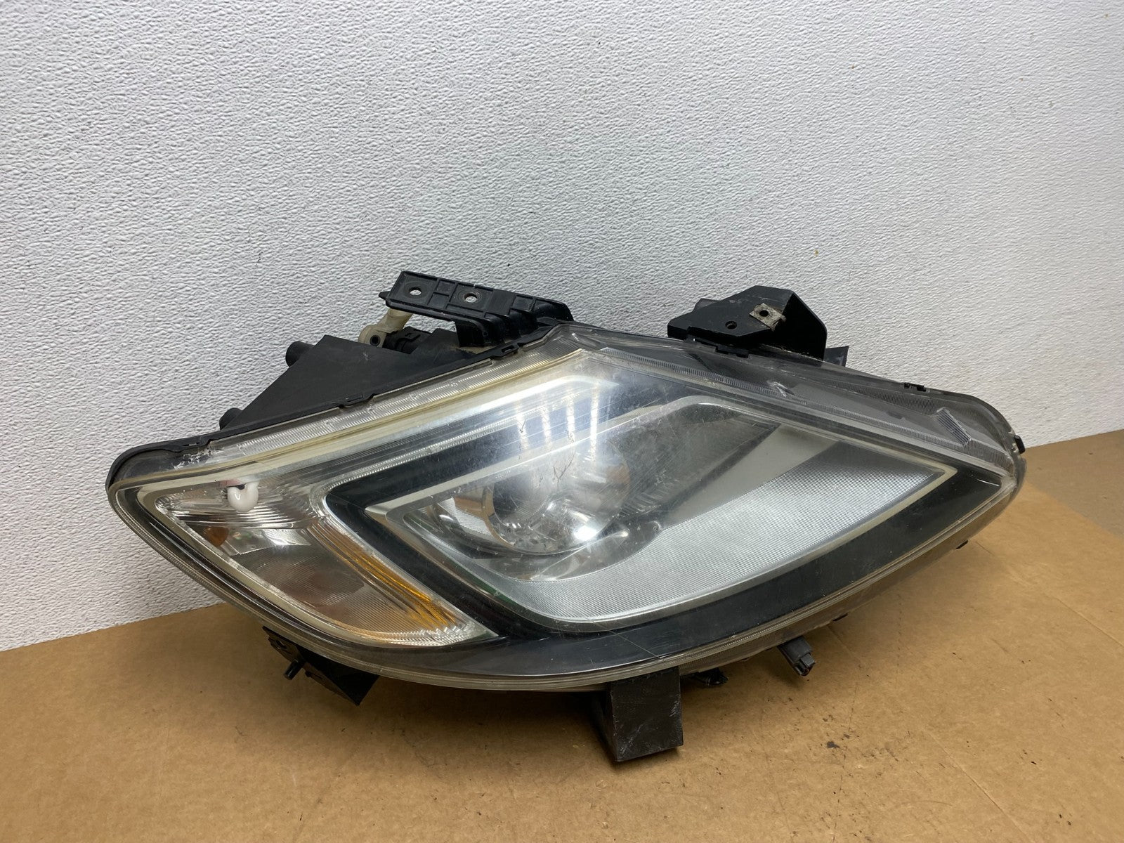 2007 - 2009 Mazda Cx9 Cx-9 Right Passenger RH Headlight Xenon HID AE3154 DW2