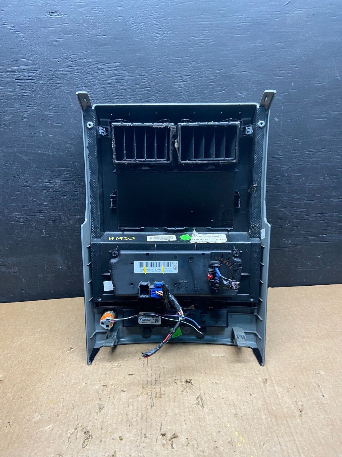 2008 to 2012 Jeep Liberty Dash Climate Temperature Control Radio Bezel H19535