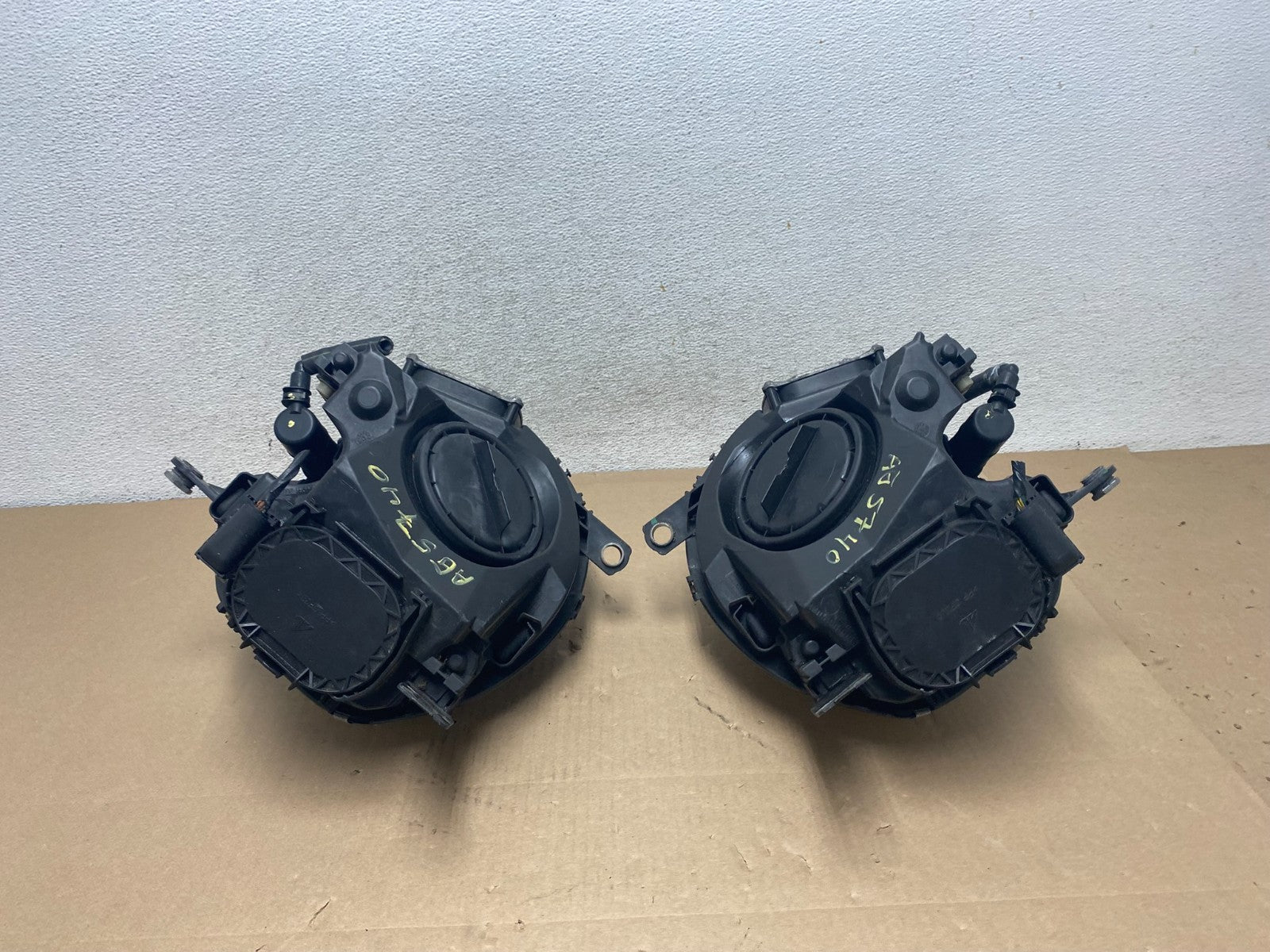 2007 to 2013 Mini Cooper Left+Right Side Headlights Xenon HID AG5740 DW11