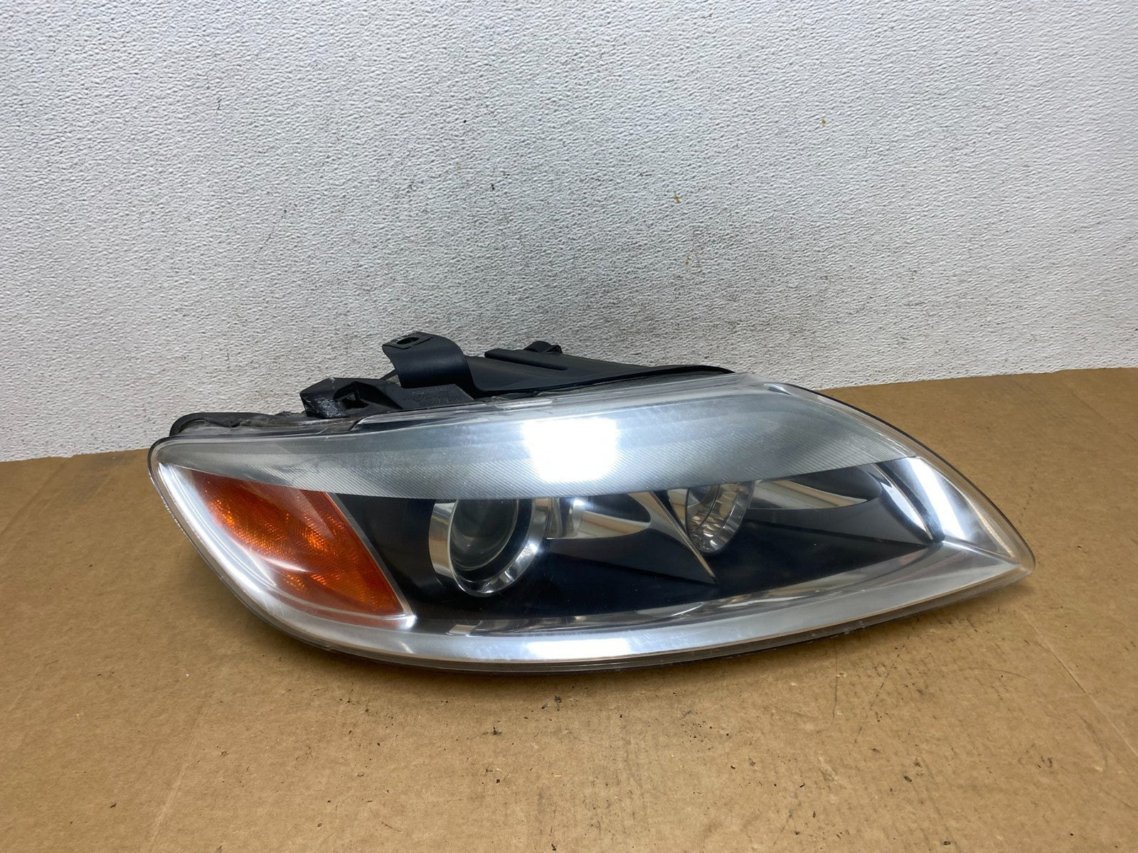 2007- 2009 Audi Q7 Right Passenger RH Side Xenon Hid Headlight AE3069 DW0