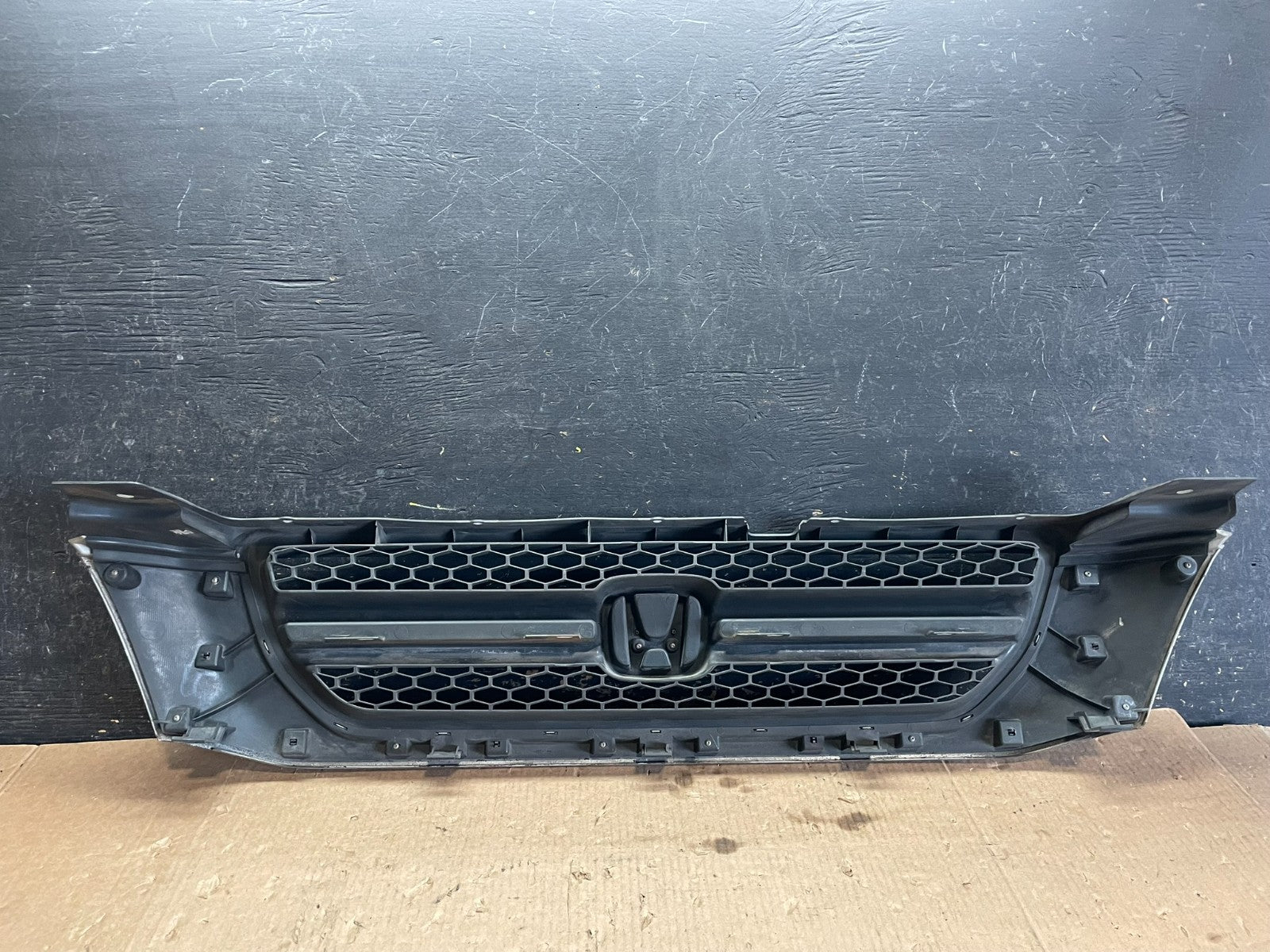 2003 2004 2005 Honda Pilot Front Upper Grill Grille Oem Y9744 DG8