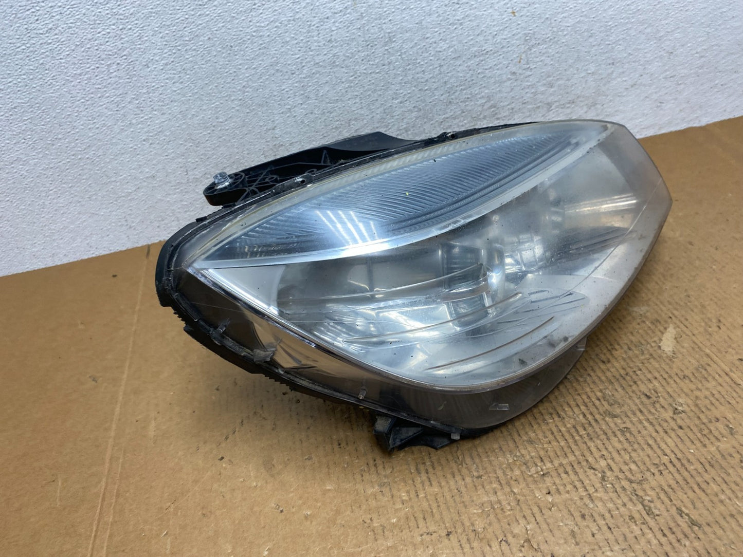 2008 to 2011 Mercedes Benz C-CLASS Right Passenger Side Headlight TYC AE1446 DW2