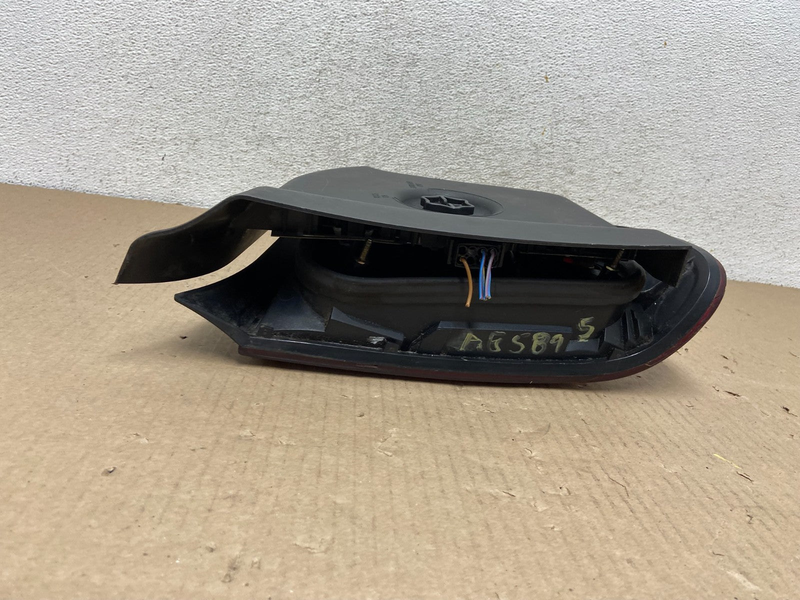 1995-1999 BMW E36 318ti Compact Hatchback Left Driver LH Tail Light OE AG5895 DG3