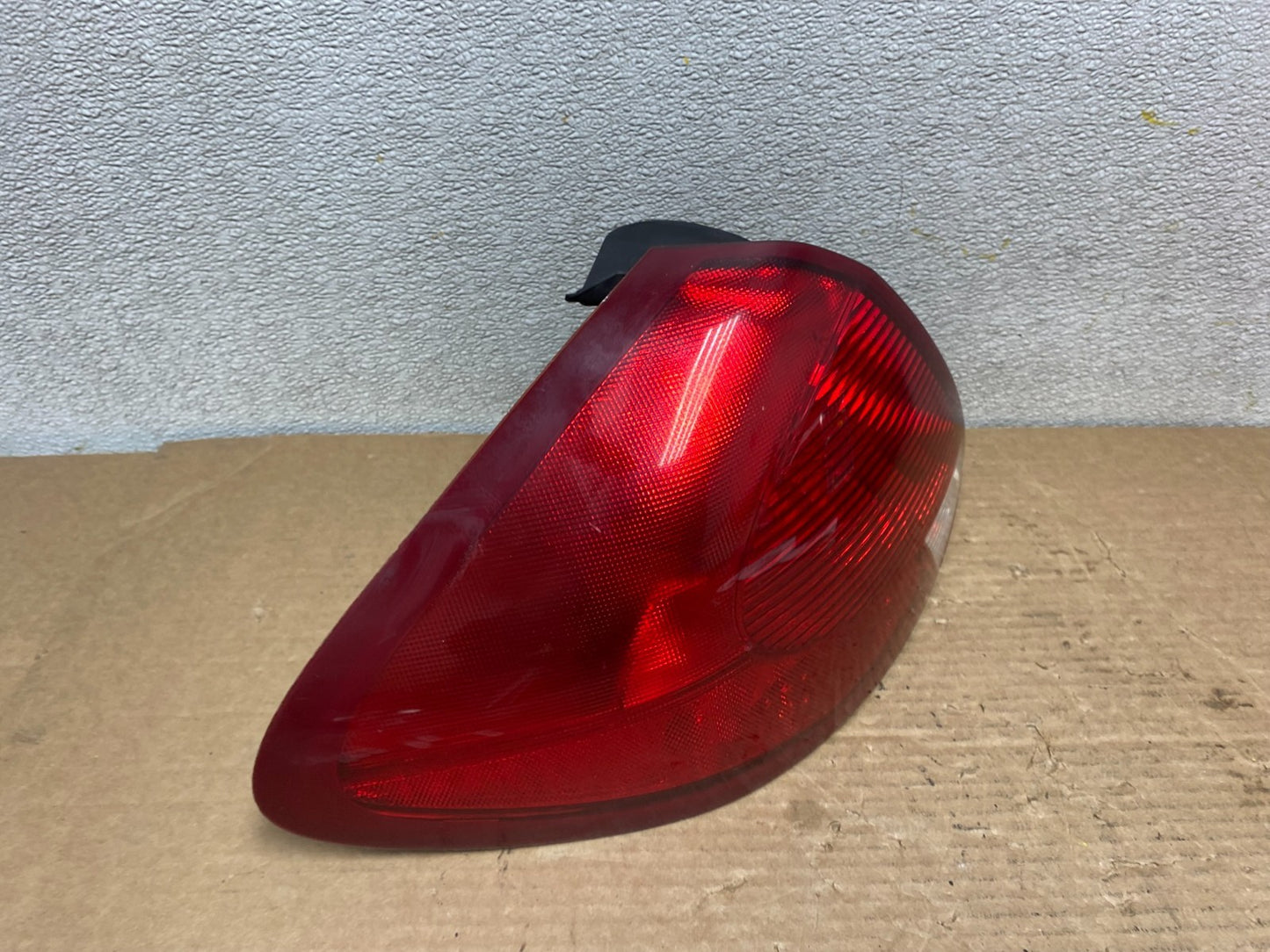 2004 2005 2006 2007 Ford Taurus Left Driver Side Lh Tail Light OEM Z2630 DW2