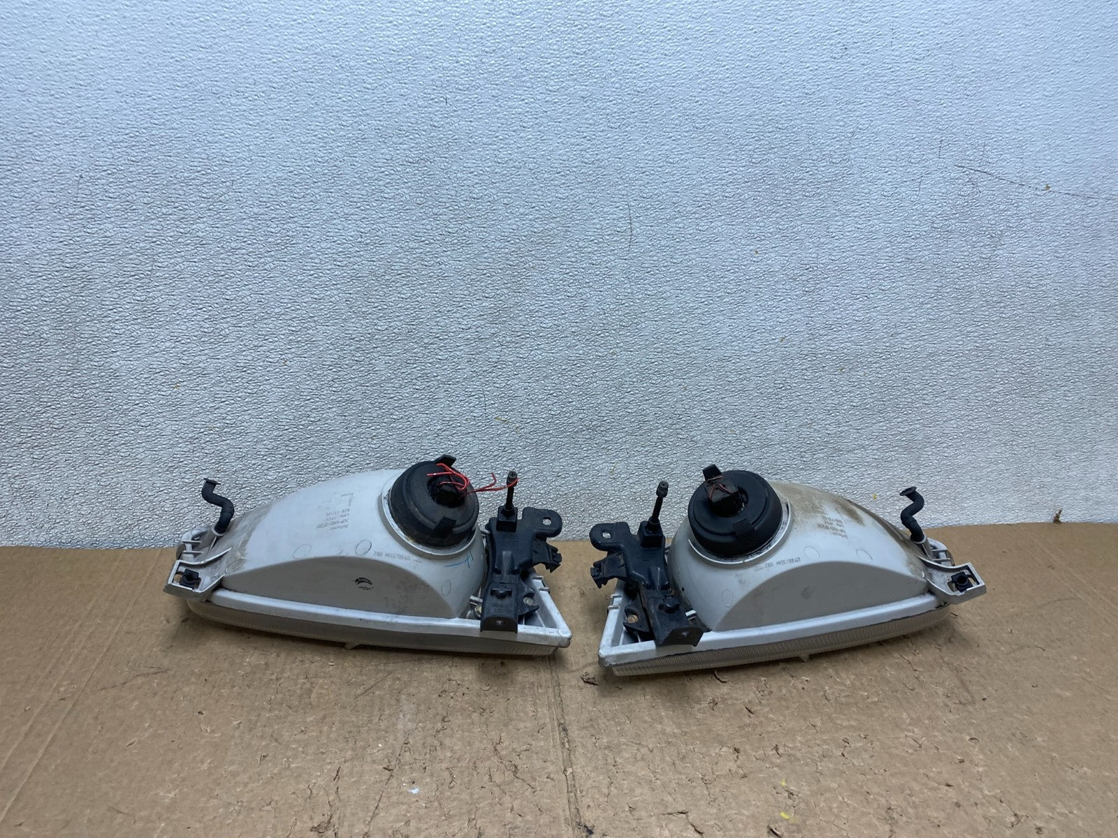 1997 1998 1999 Toyota Camry Left+Right Side Set Halogen Headlights V3833 DW4